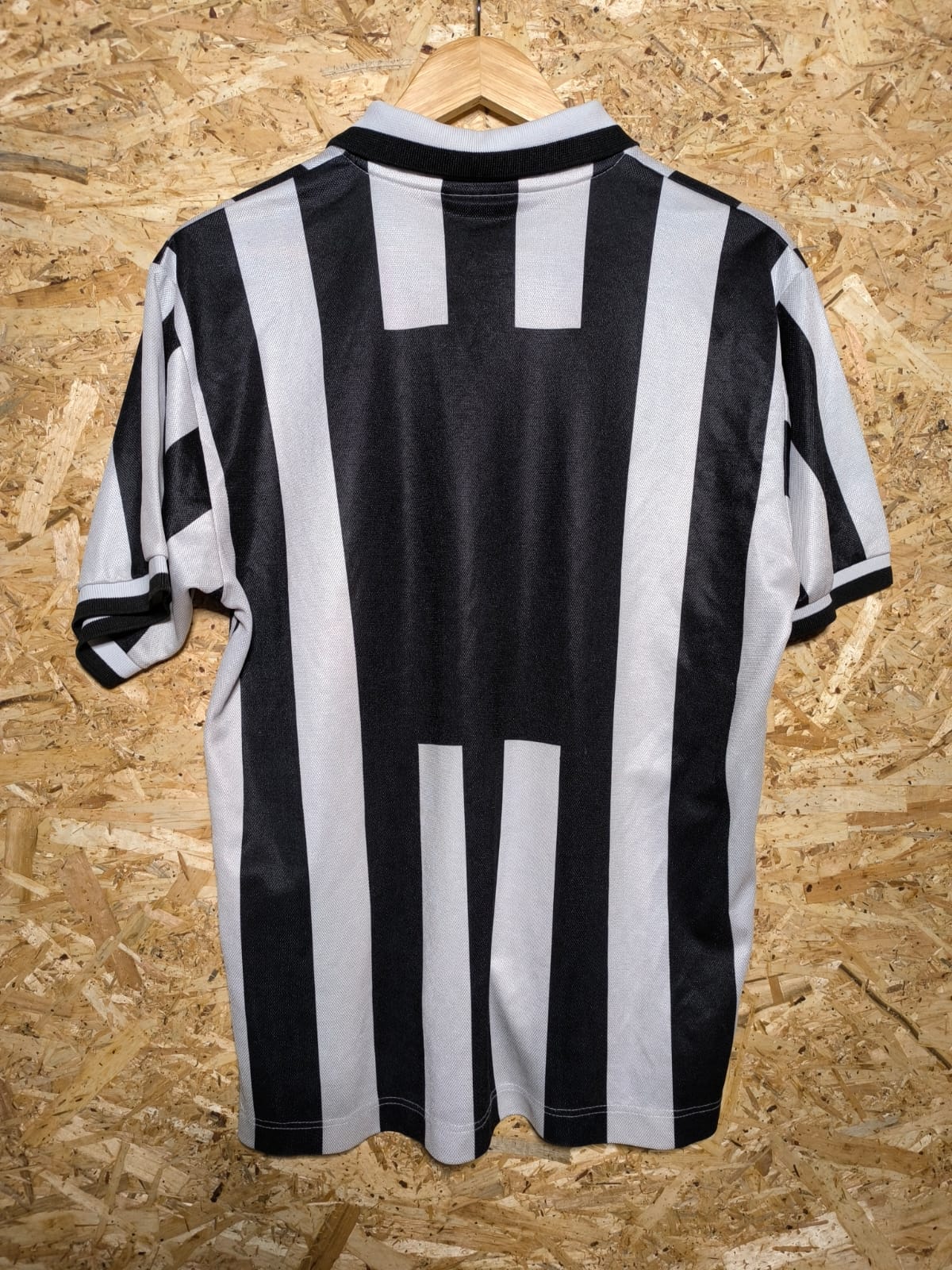1995 Juventus Pre-Season Home, Medium