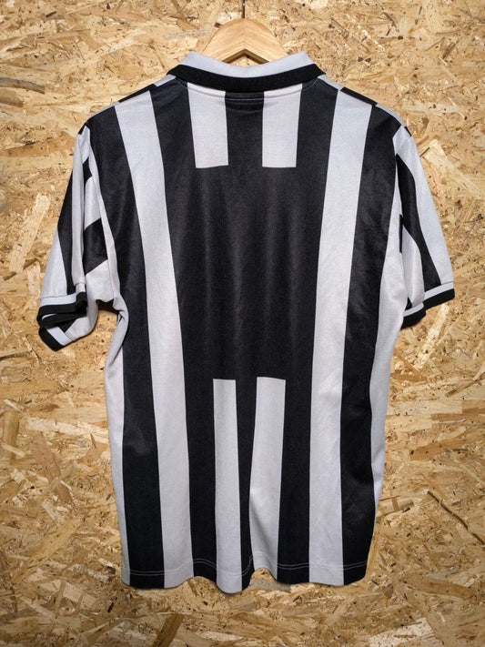 Authentic 1995 Juventus Pre-Season Home (Rear View)