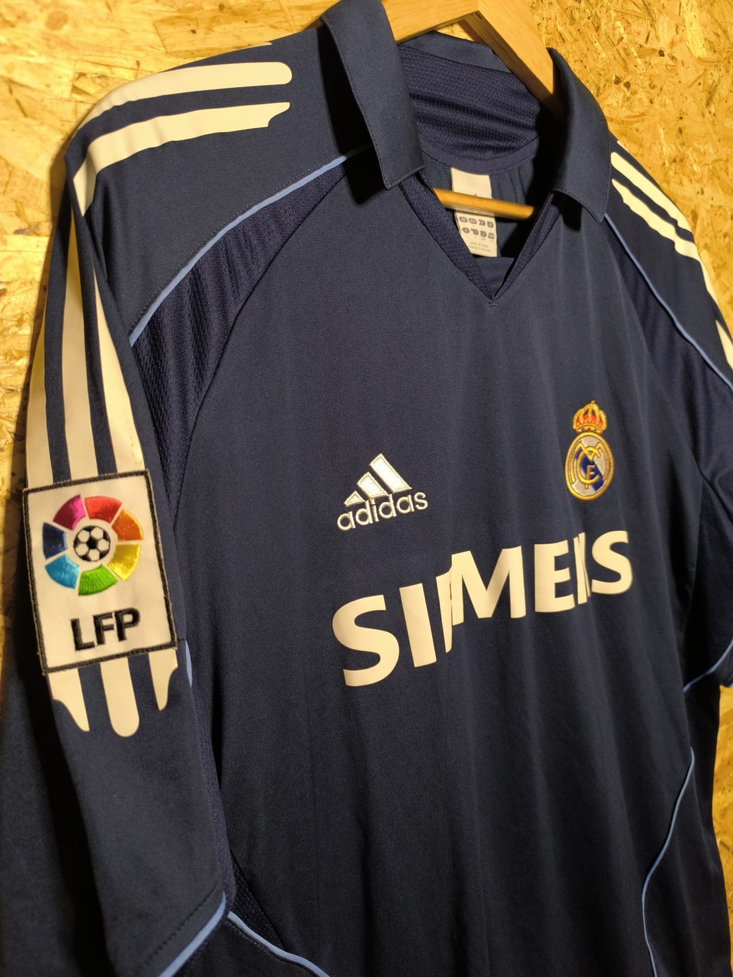 2005 Real Madrid Away, Large