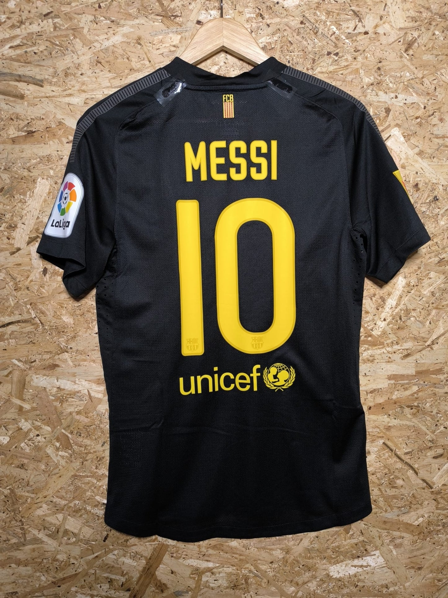 2011 Barcelona Away Kitroom Issue 'Messi 10', Medium