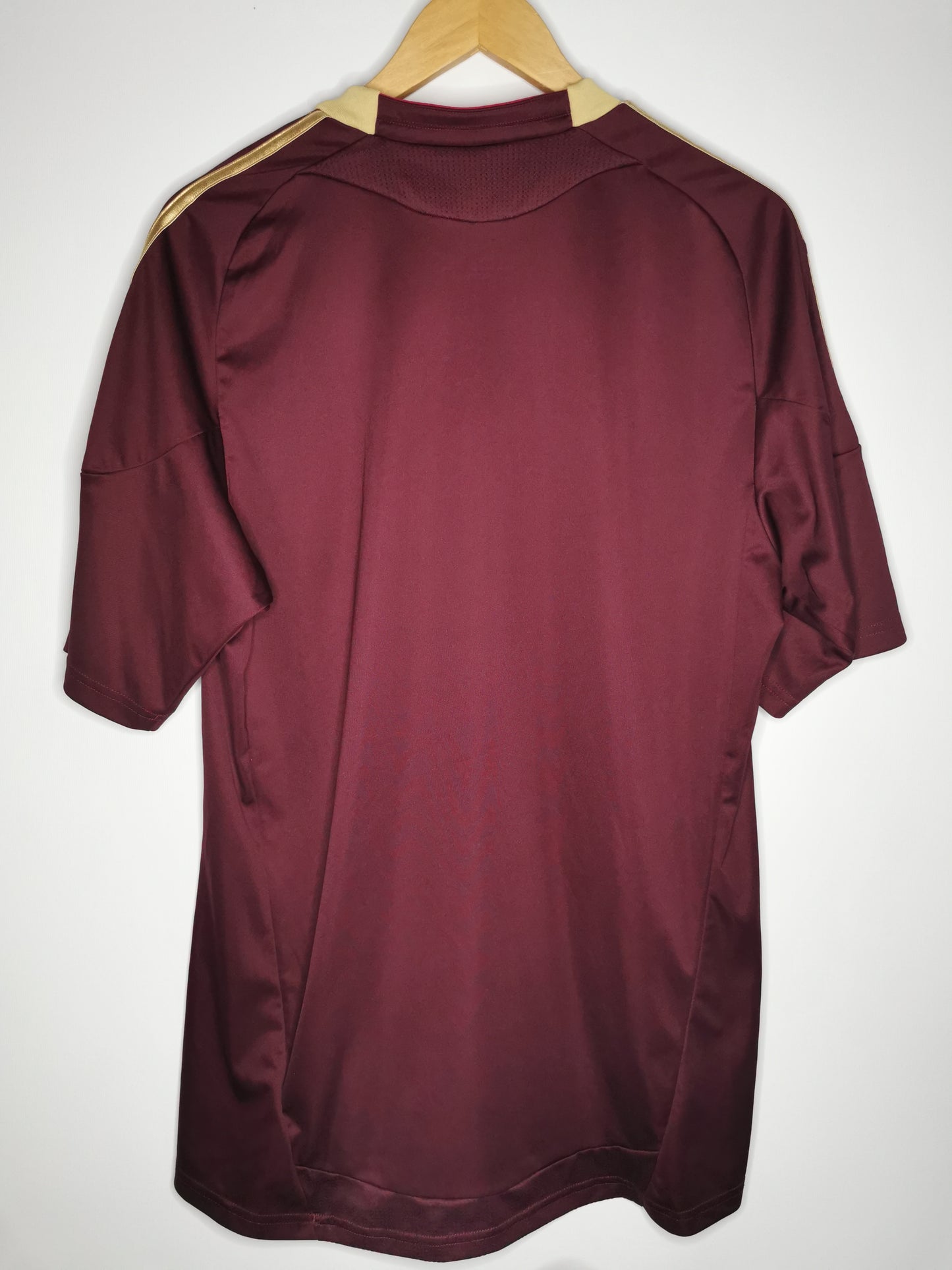 2010 Lyon Away, Large