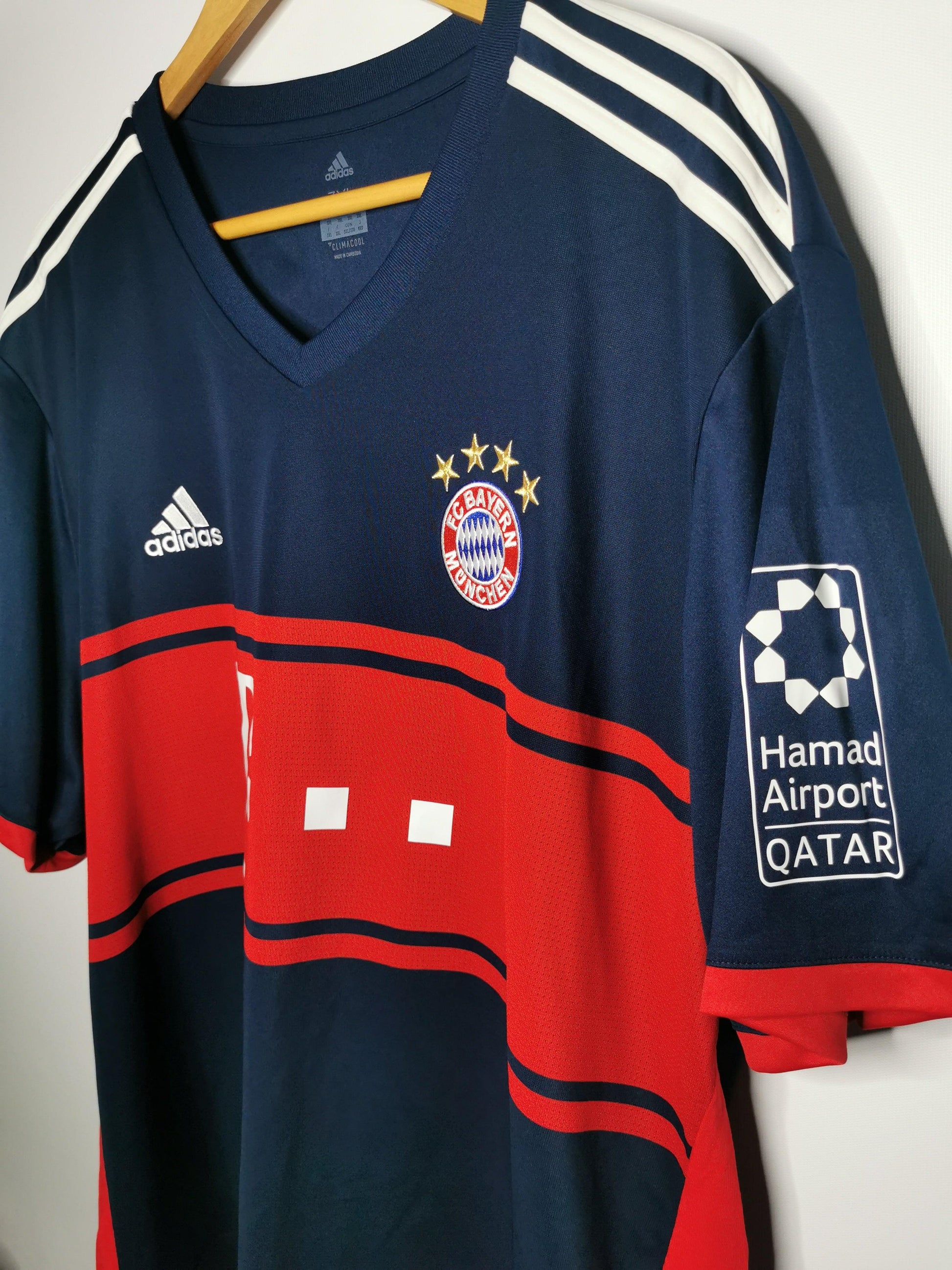 2017 Bayern Munich Away 'Muller 25', XXX Large - footballshirts.ie