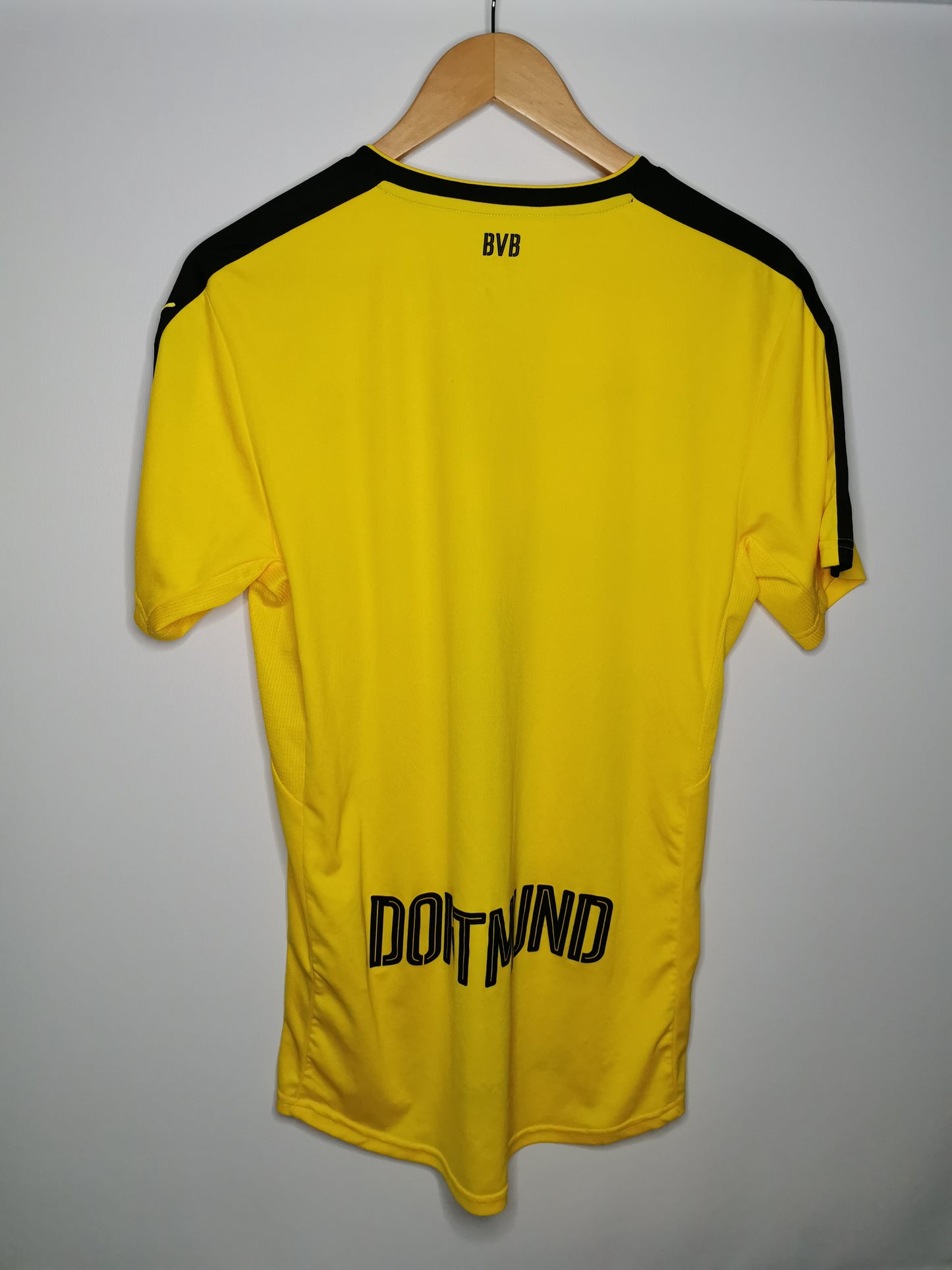 2016 Dortmund Home, Medium
