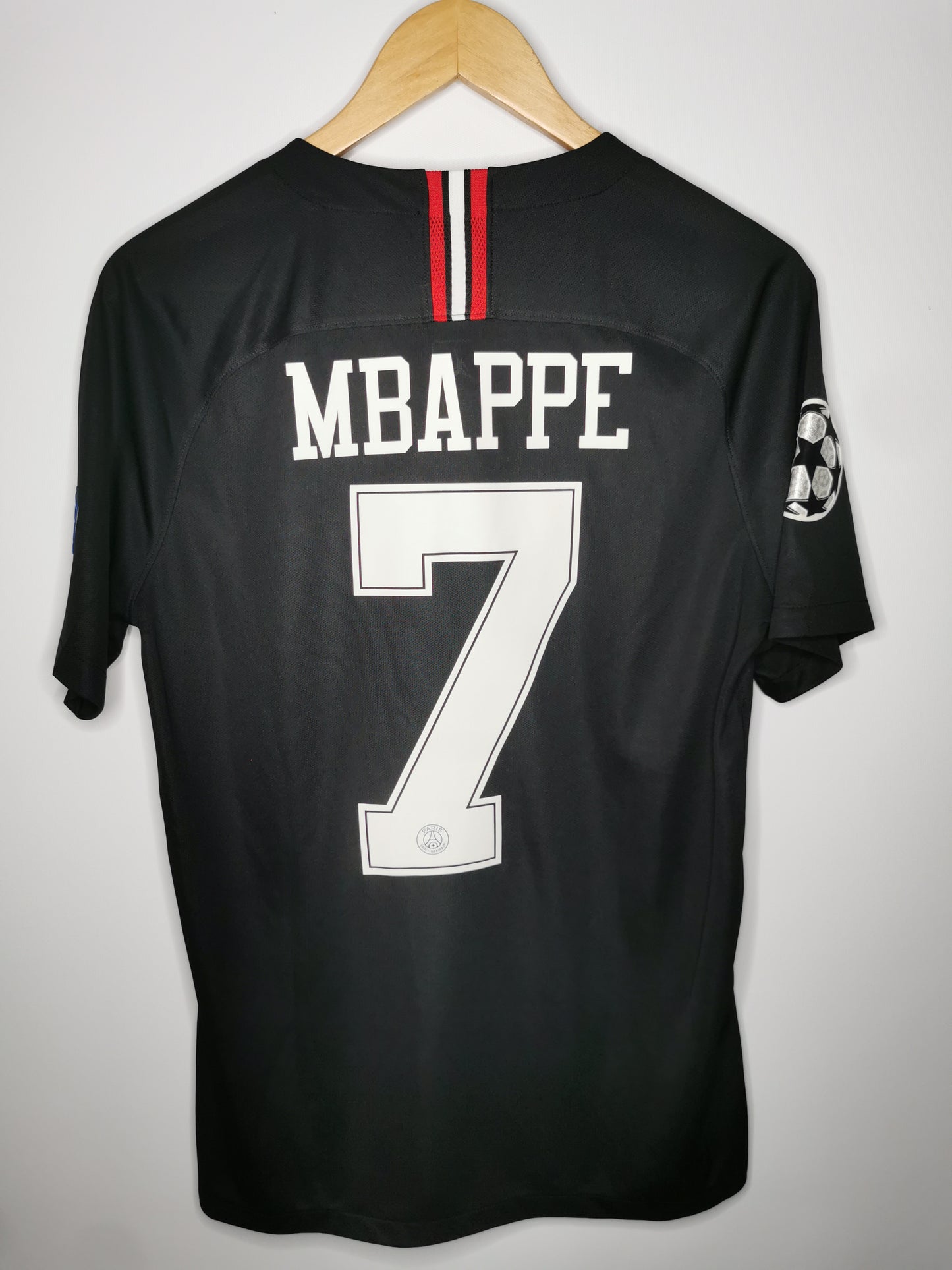 2018 PSG Third Mbappe 7, Medium