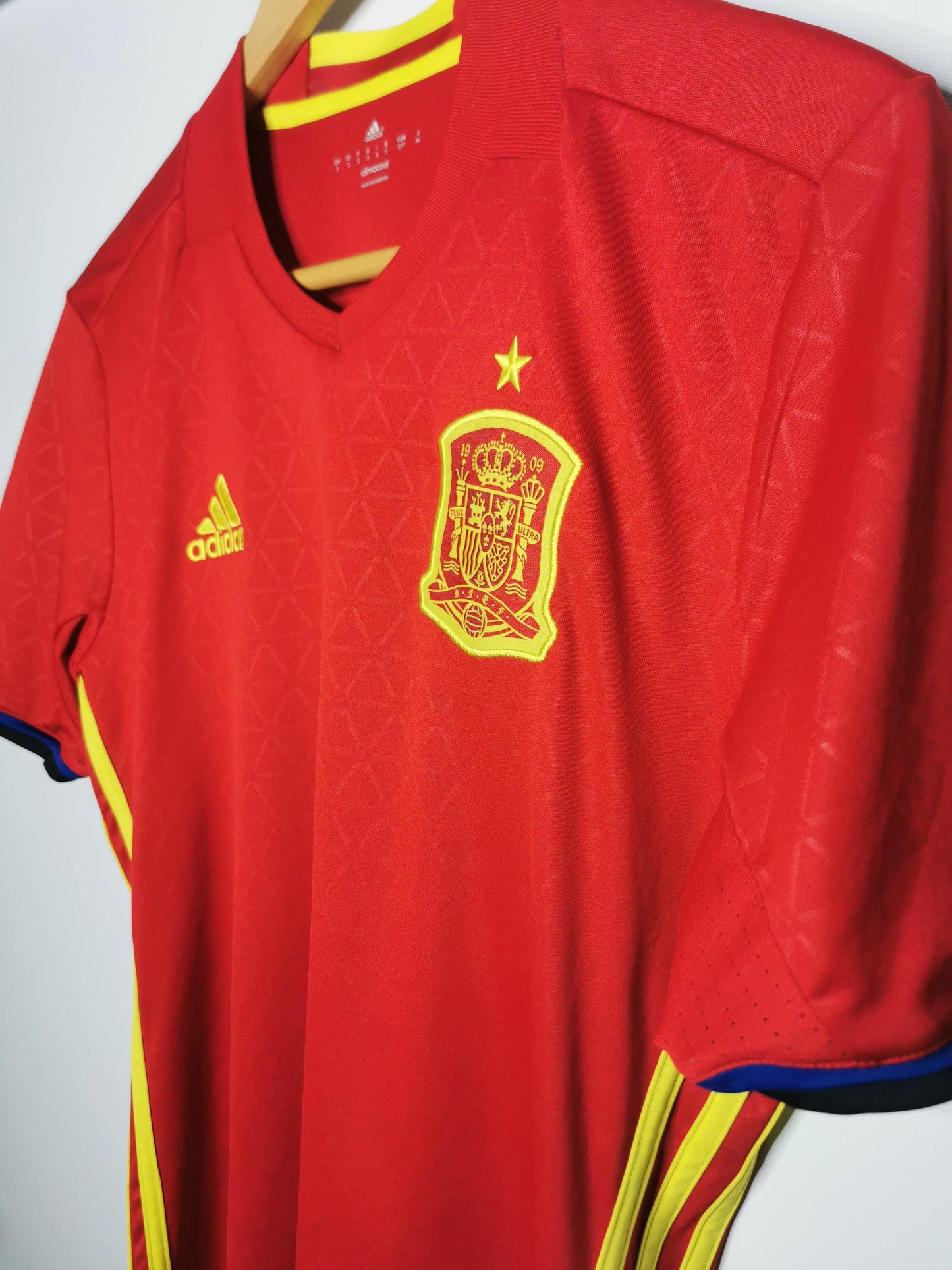 2016 Spain Home, Small - footballshirts.ie