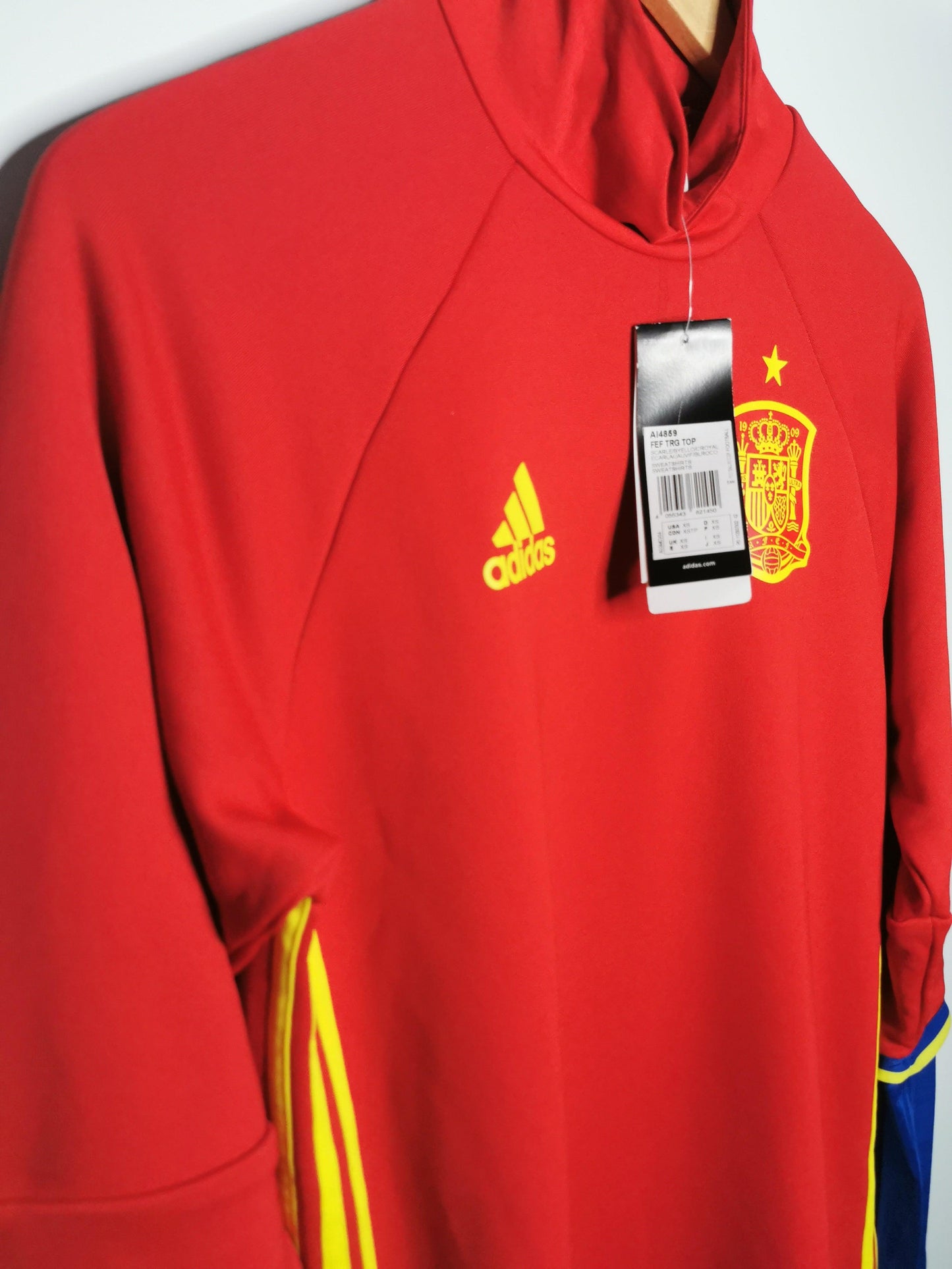 2016 Spain Training Top, X Small, BNWT - footballshirts.ie