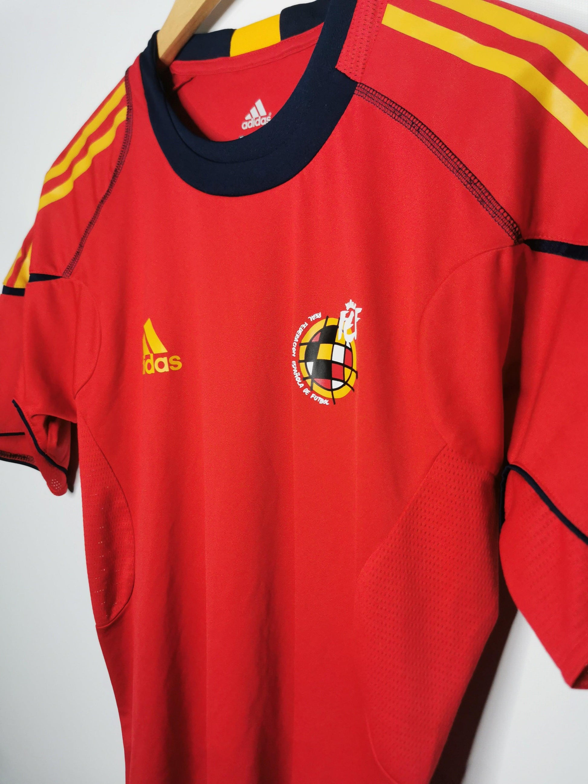 2008 Spain Training Player Spec Tee, Small - footballshirts.ie