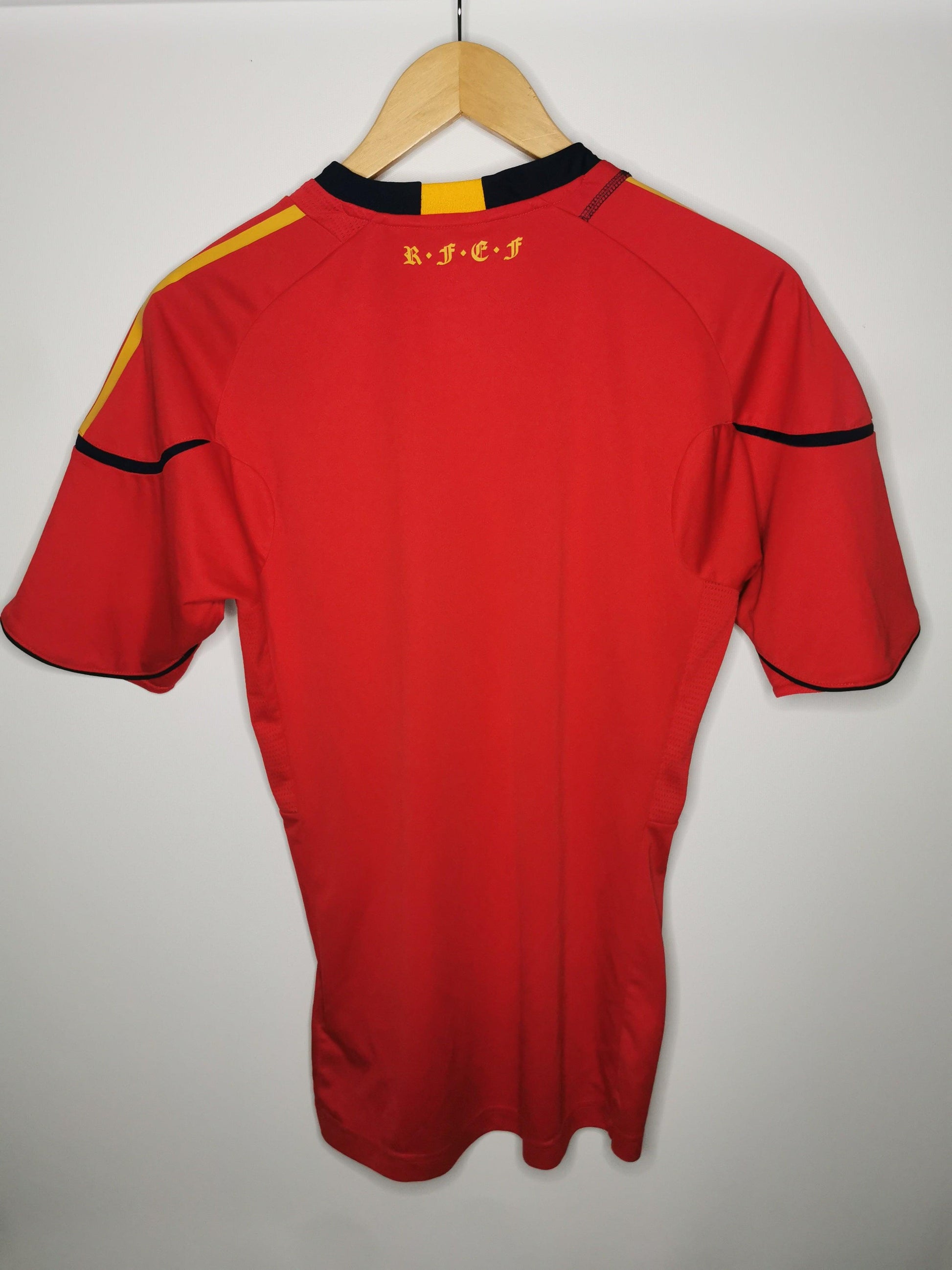 2008 Spain Training Player Spec Tee, Small - footballshirts.ie