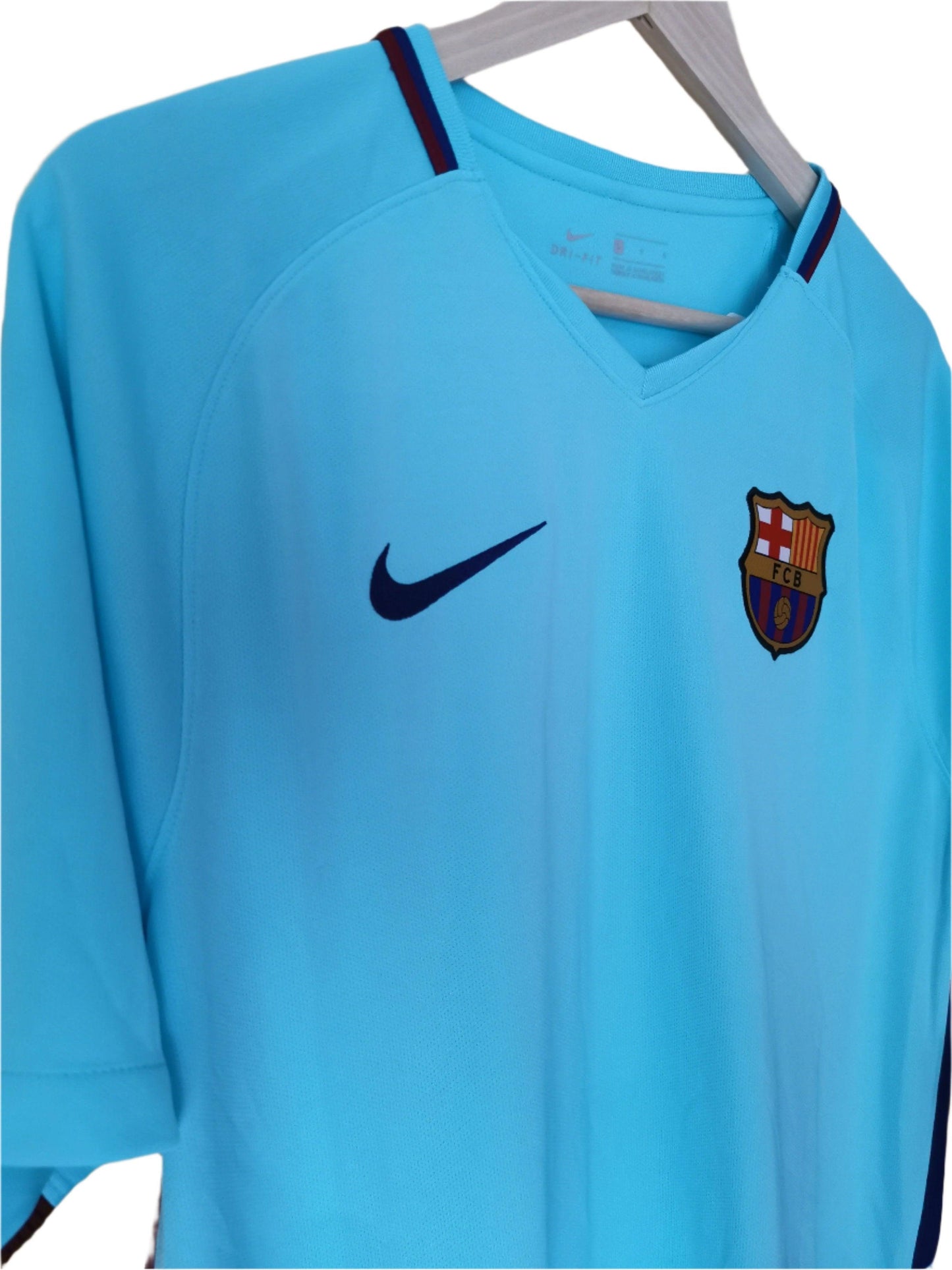 2017 Barcelona Away 'Pique 3', Large, BNWT - footballshirts.ie