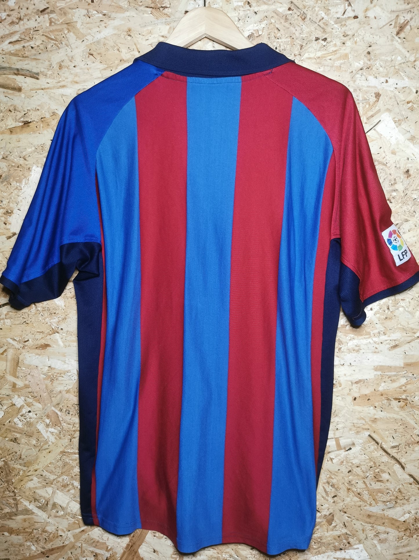 2001 Barcelona Home, Large