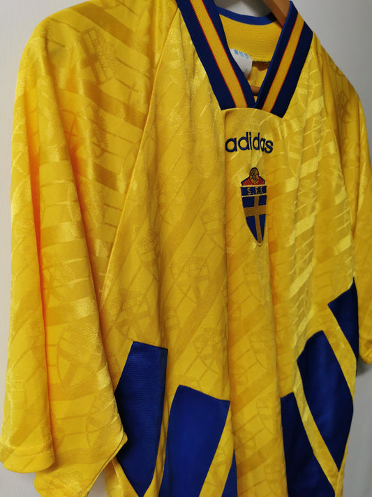 Authentic 1994 Sweden Home (Image 2)