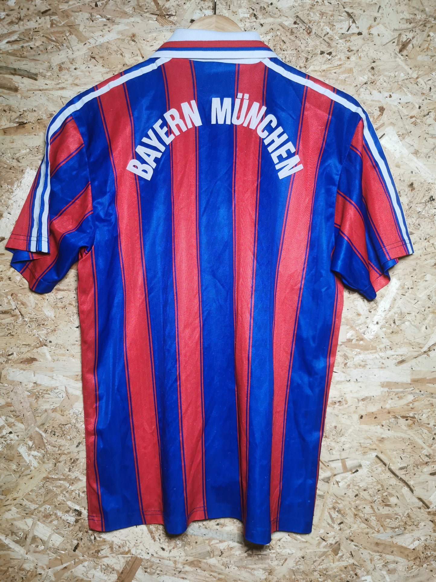 1995 Bayern Munich Home, Medium