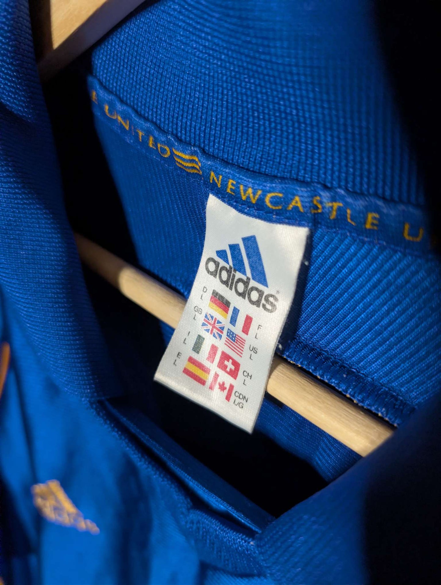 1998 Newcastle Away (blue), Large