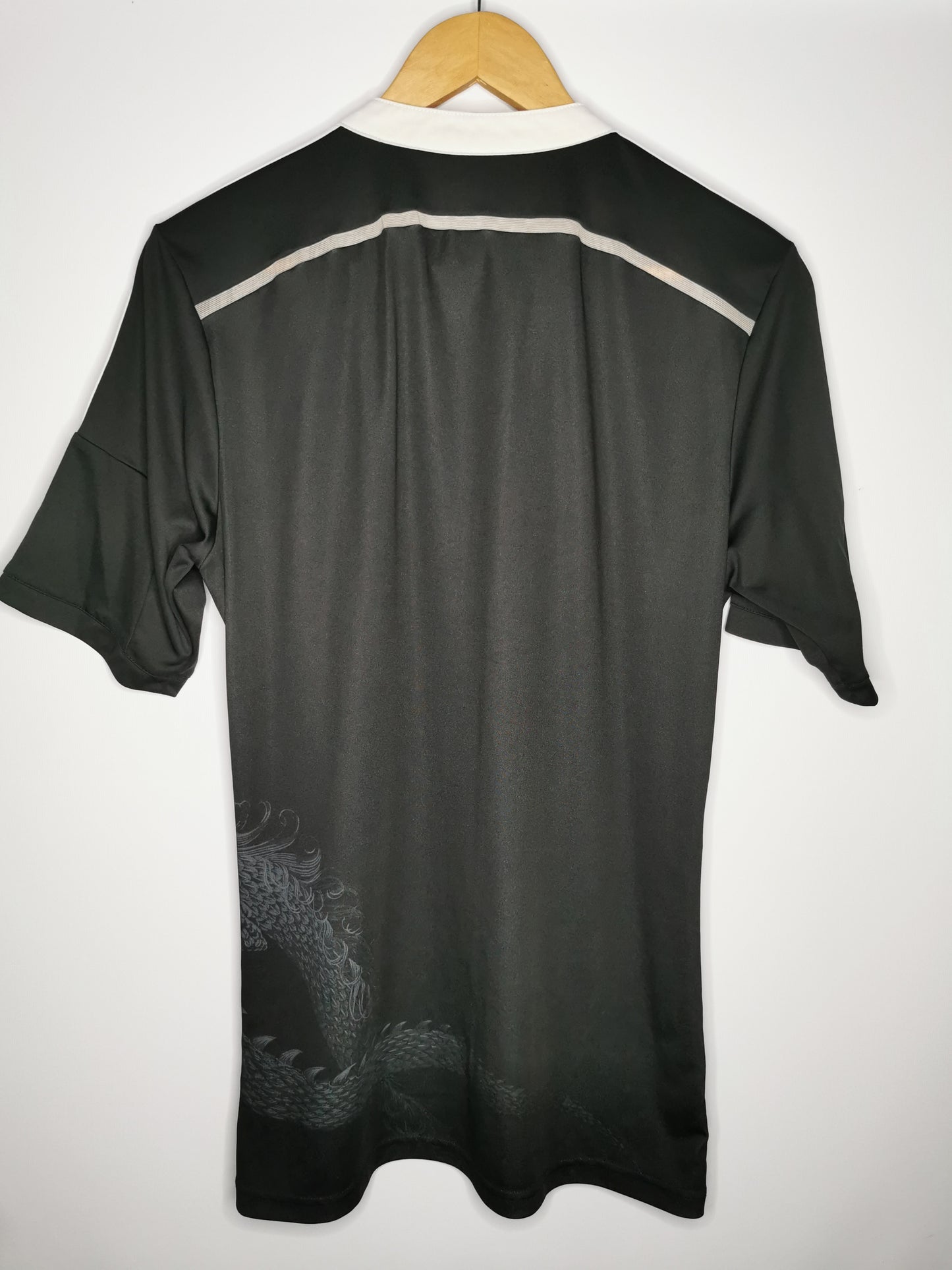 2014 Real Madrid Third, Medium