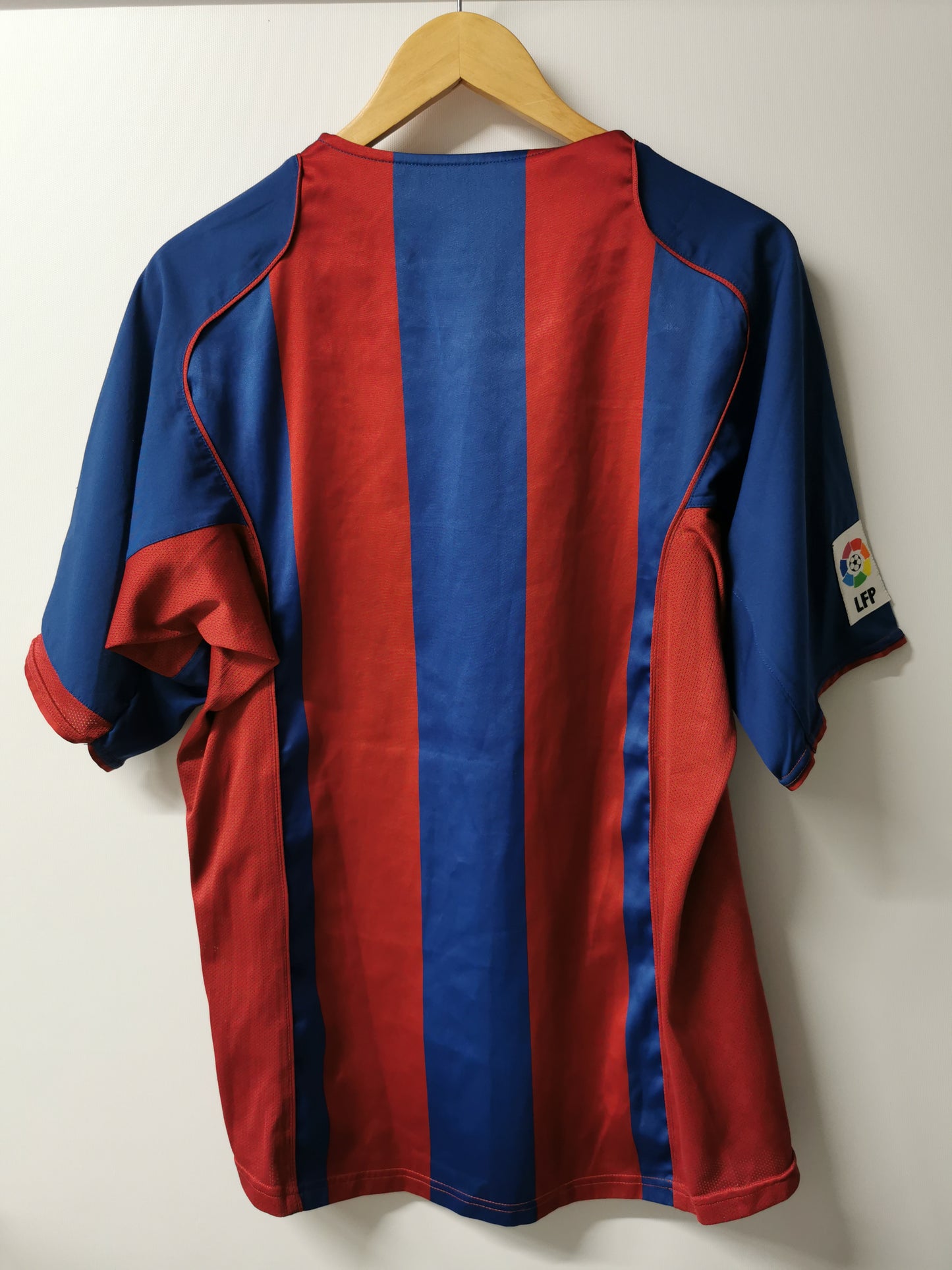 2004 Barcelona Home, Large