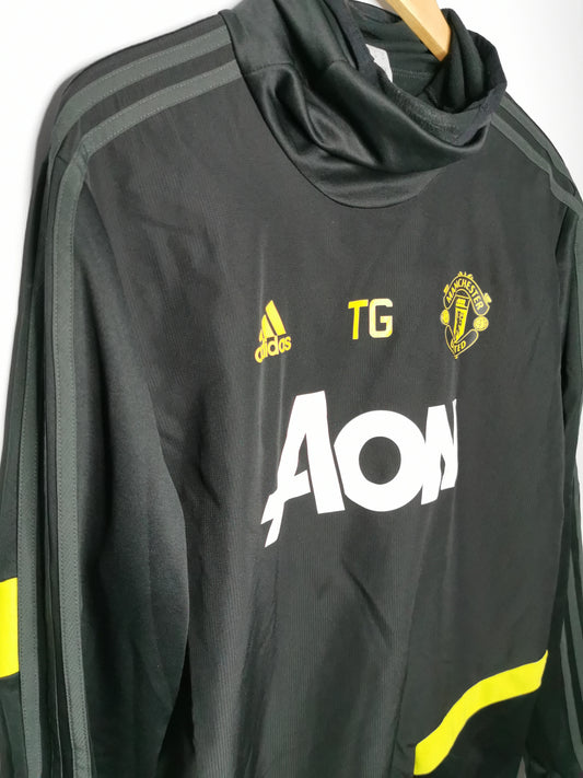 Authentic 2021 Man United Staff Issued Sweatshirt (Image 2)