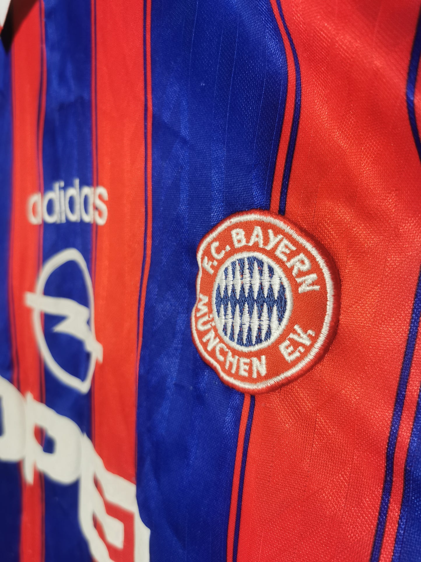 1995 Bayern Munich Home, Medium