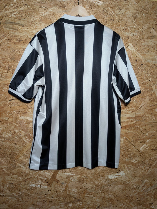 Authentic Juventus 1994 Kappa Black and White Home Football Shirt (Image 2)