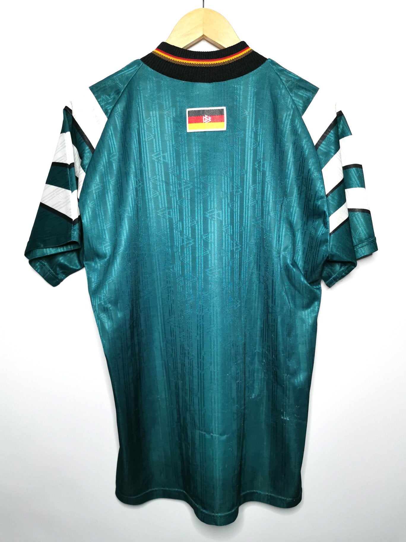 1996 Germany Away, Medium