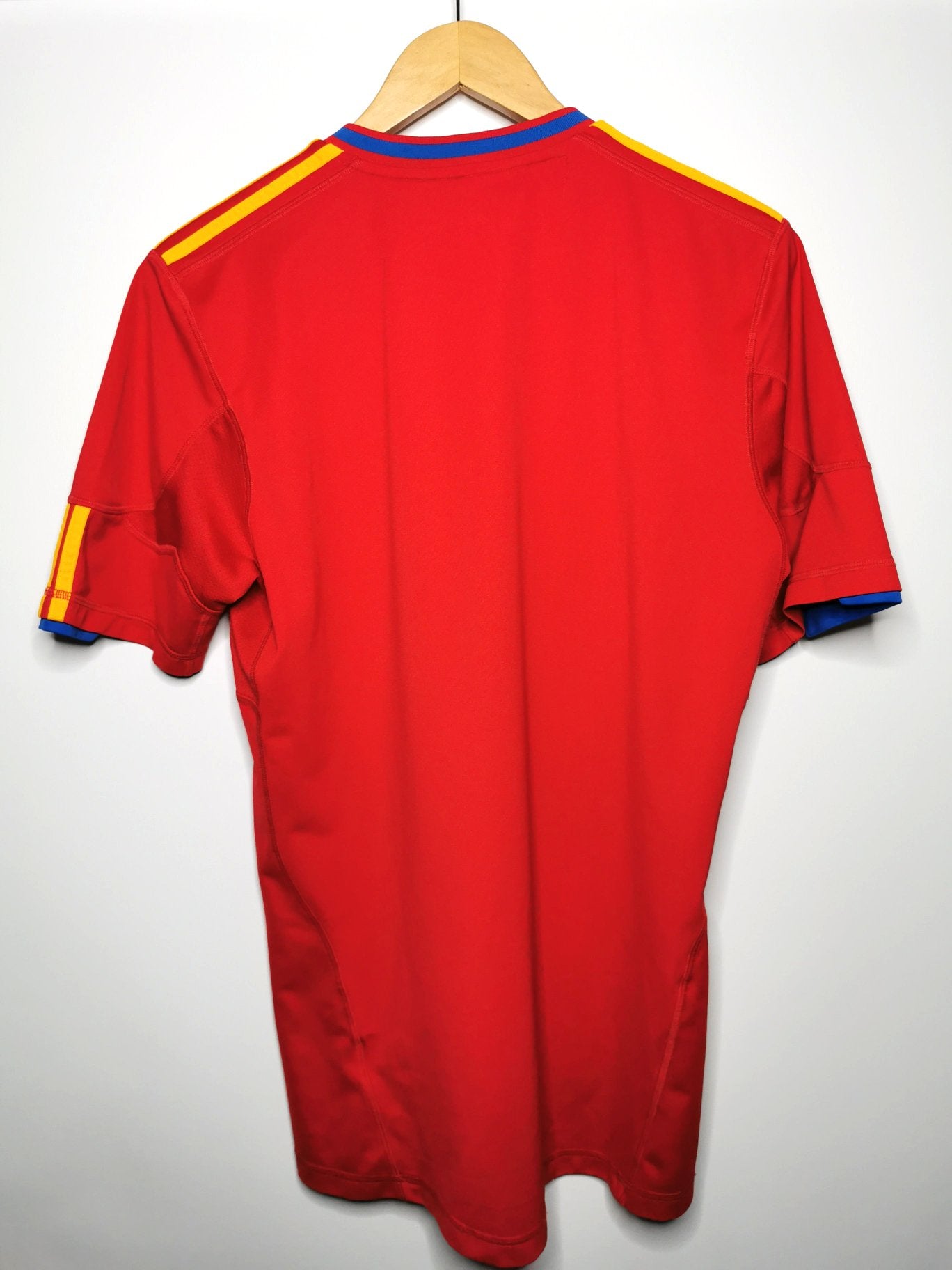 2010 Spain Home, Medium