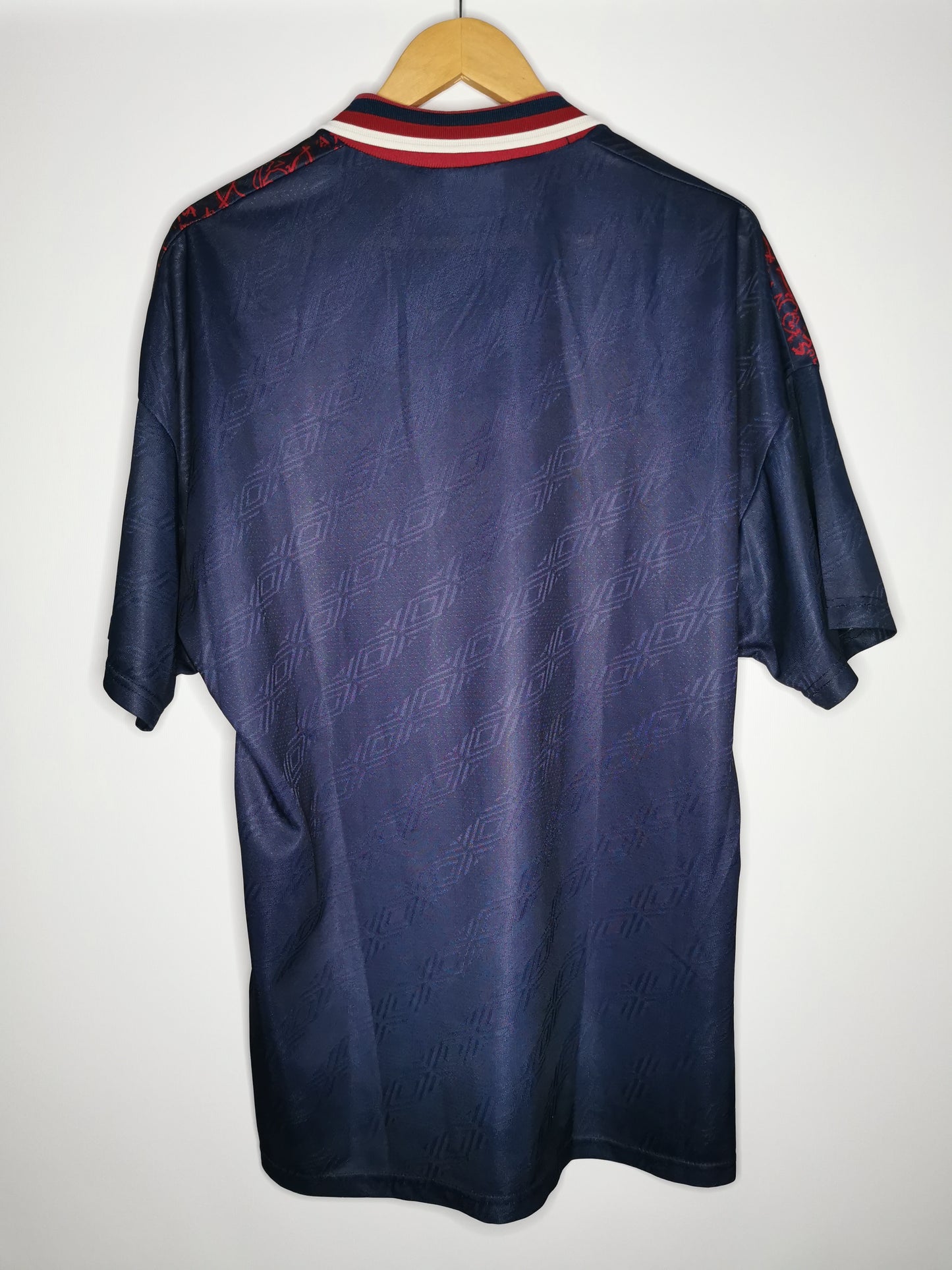 1994 Ajax Away, X Large