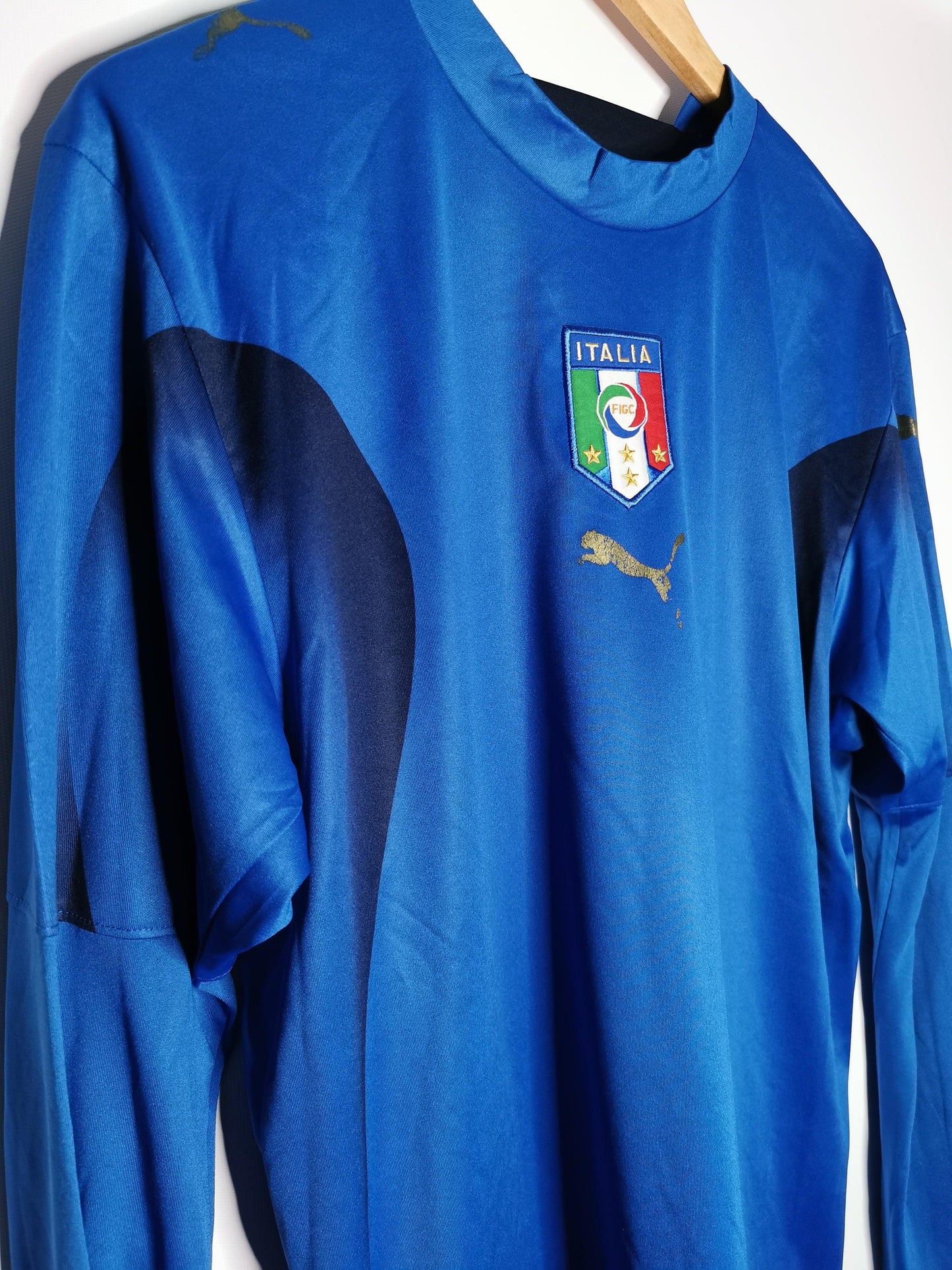 2006 Italy Home Long Sleeve, Medium - footballshirts.ie