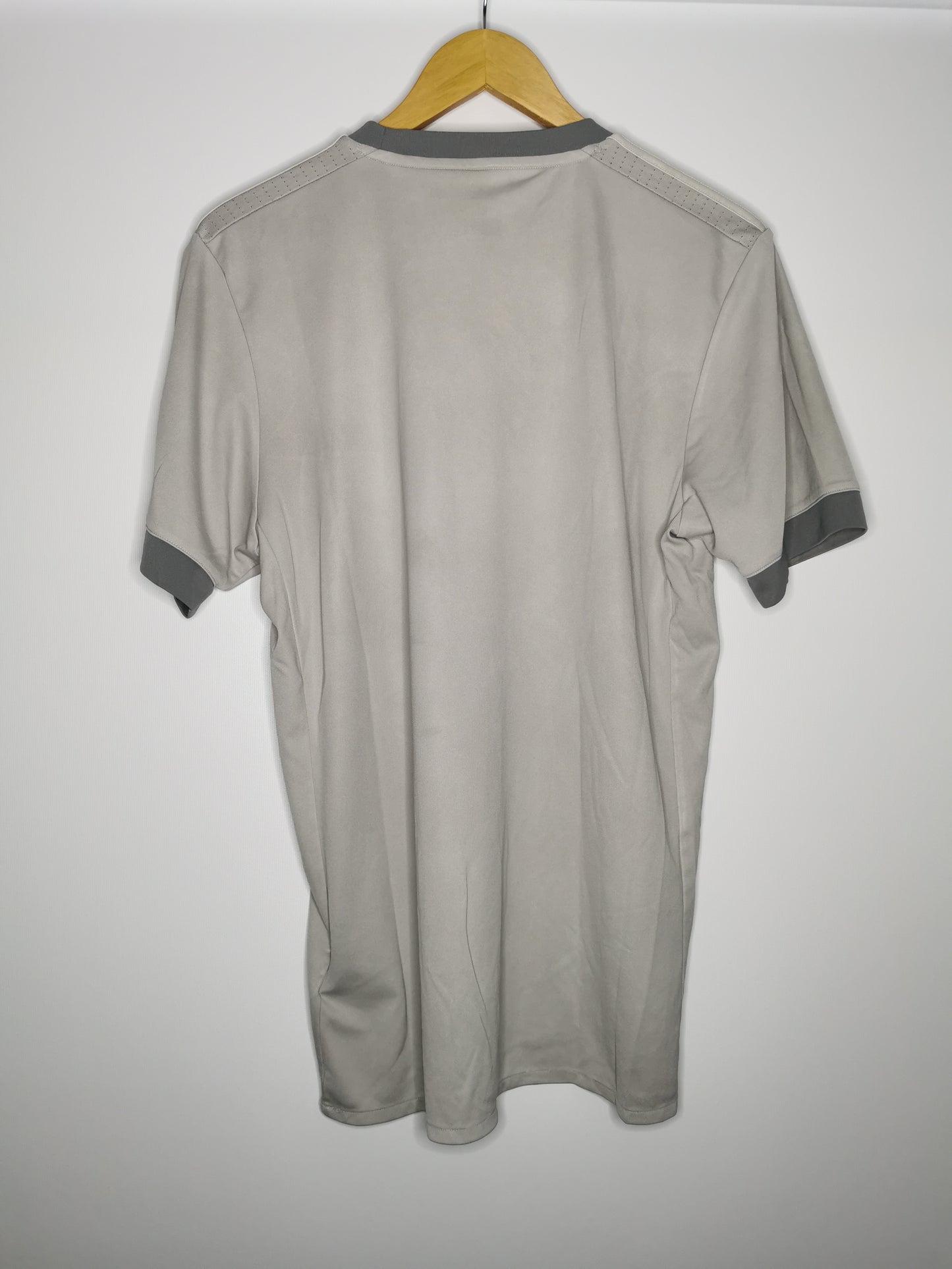 Authentic 2017 Man United Third (Image 6)