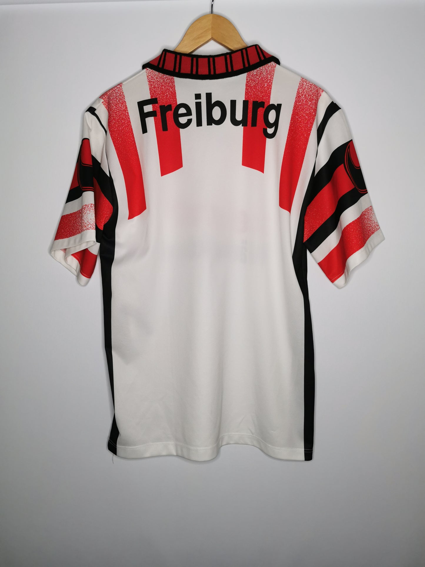 1995 Freiburg Away, Large