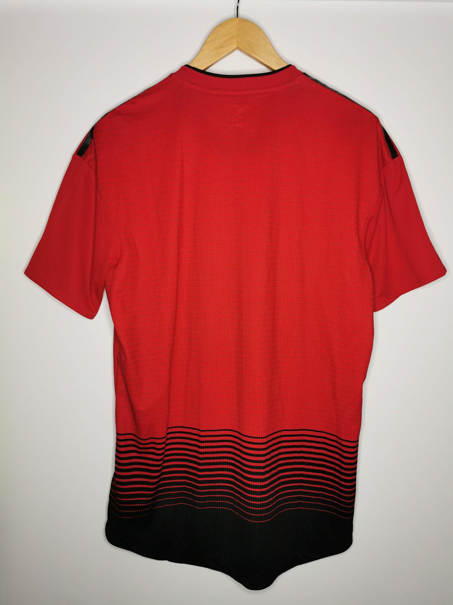 2018 Man United Home Kitroom Issued, 8 (Large) - footballshirts.ie