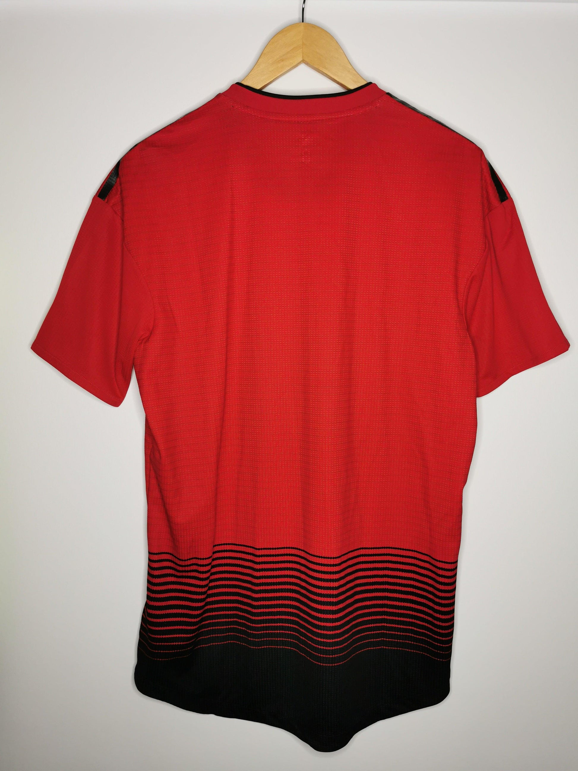 2018 Man United Home Kitroom Issued, 8 (Large) - footballshirts.ie