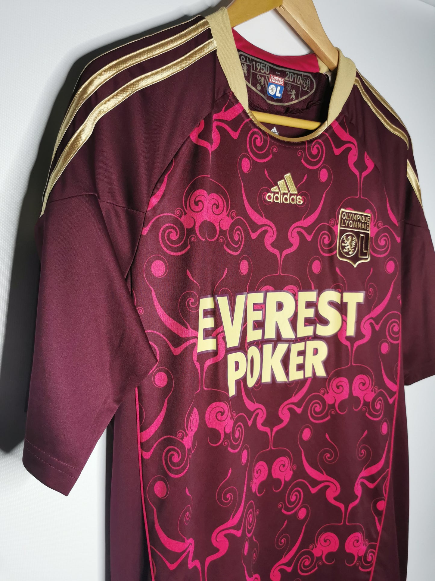 2010 Lyon Away, Large