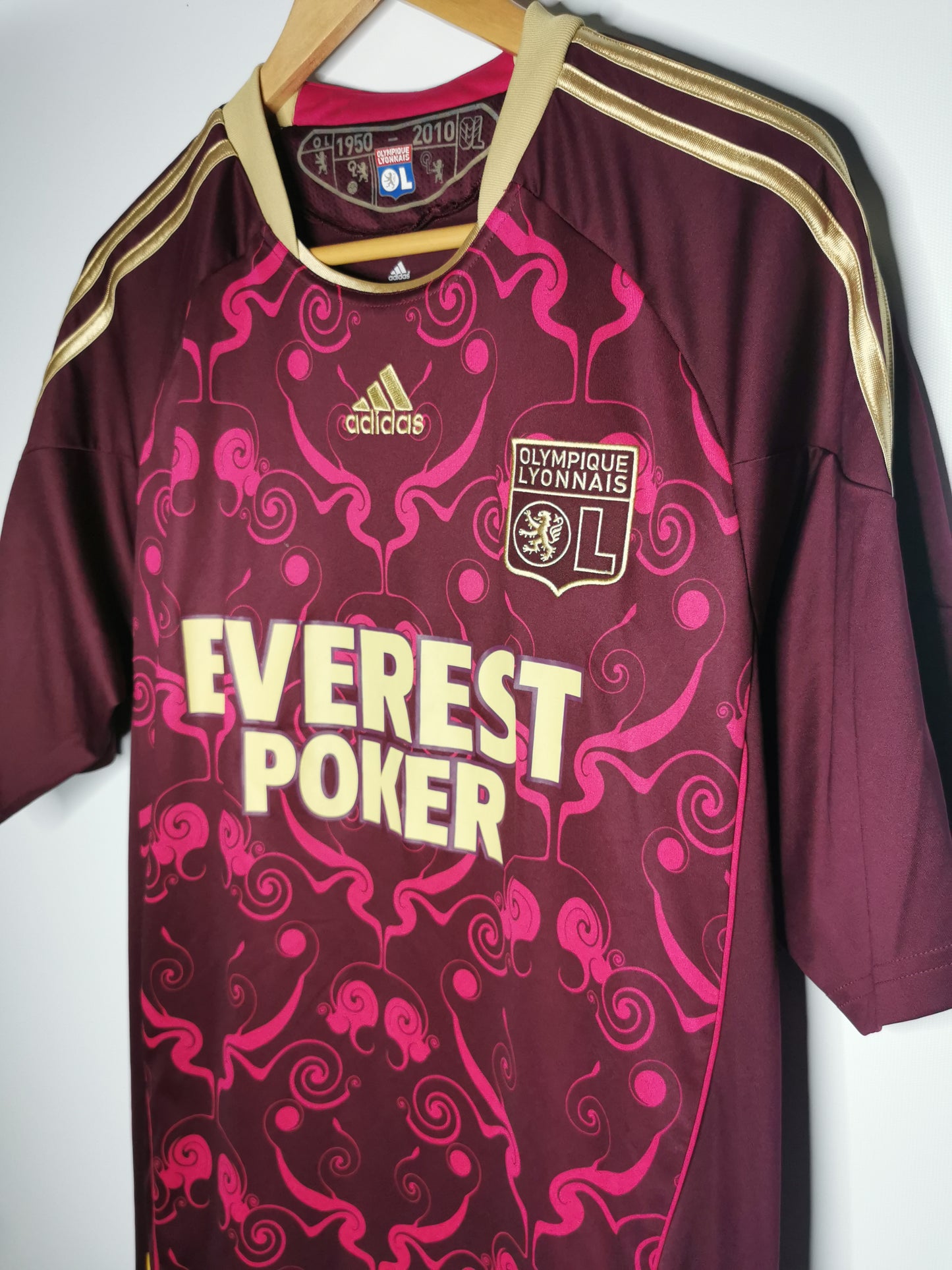 2010 Lyon Away, Large