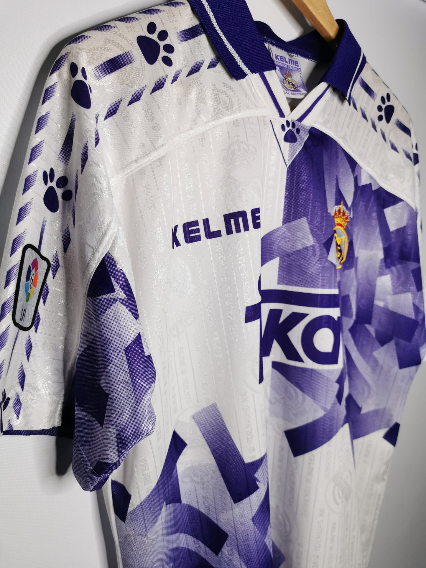 1996 Real Madrid Third, Medium