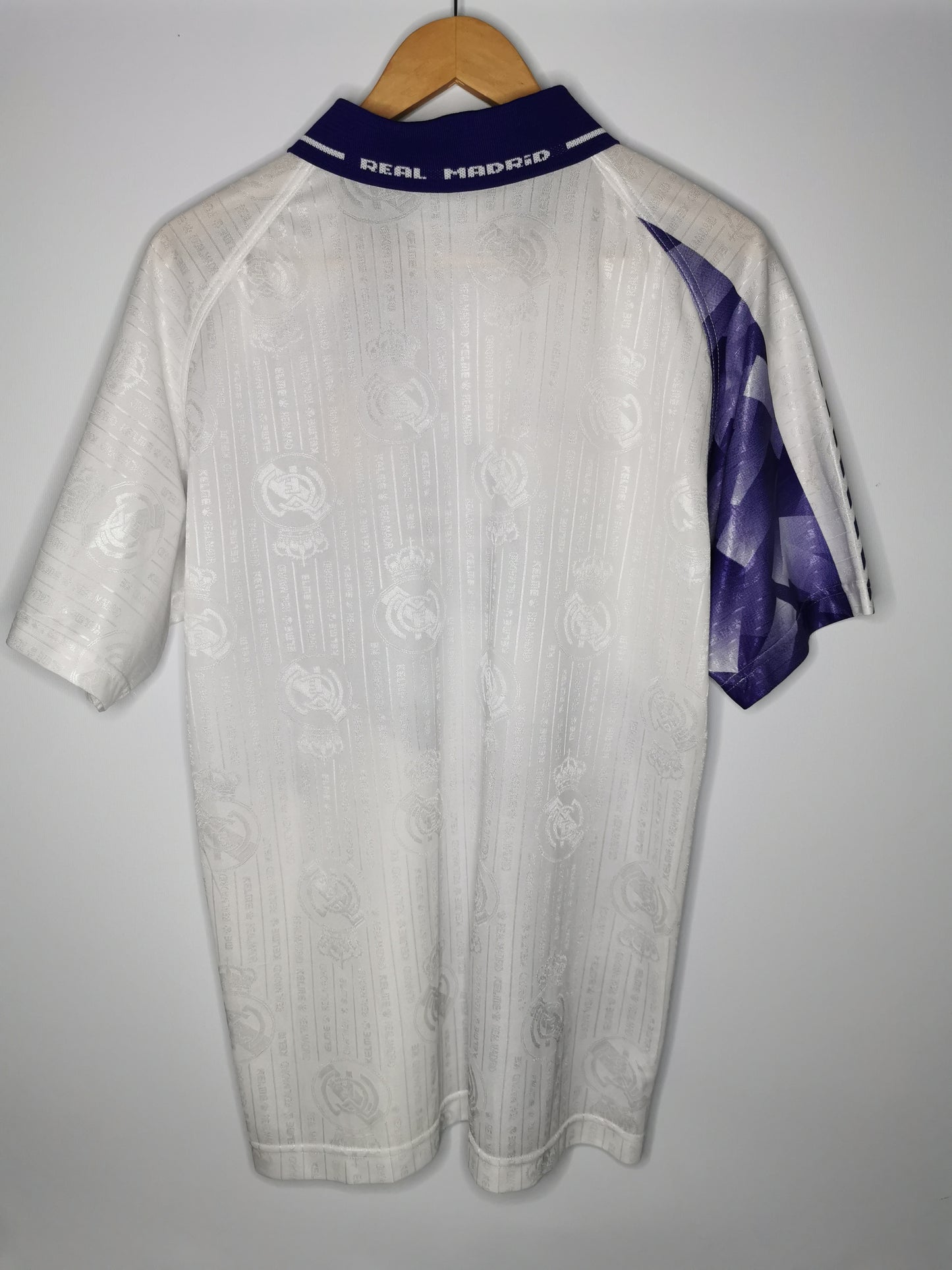 1996 Real Madrid Third, Medium