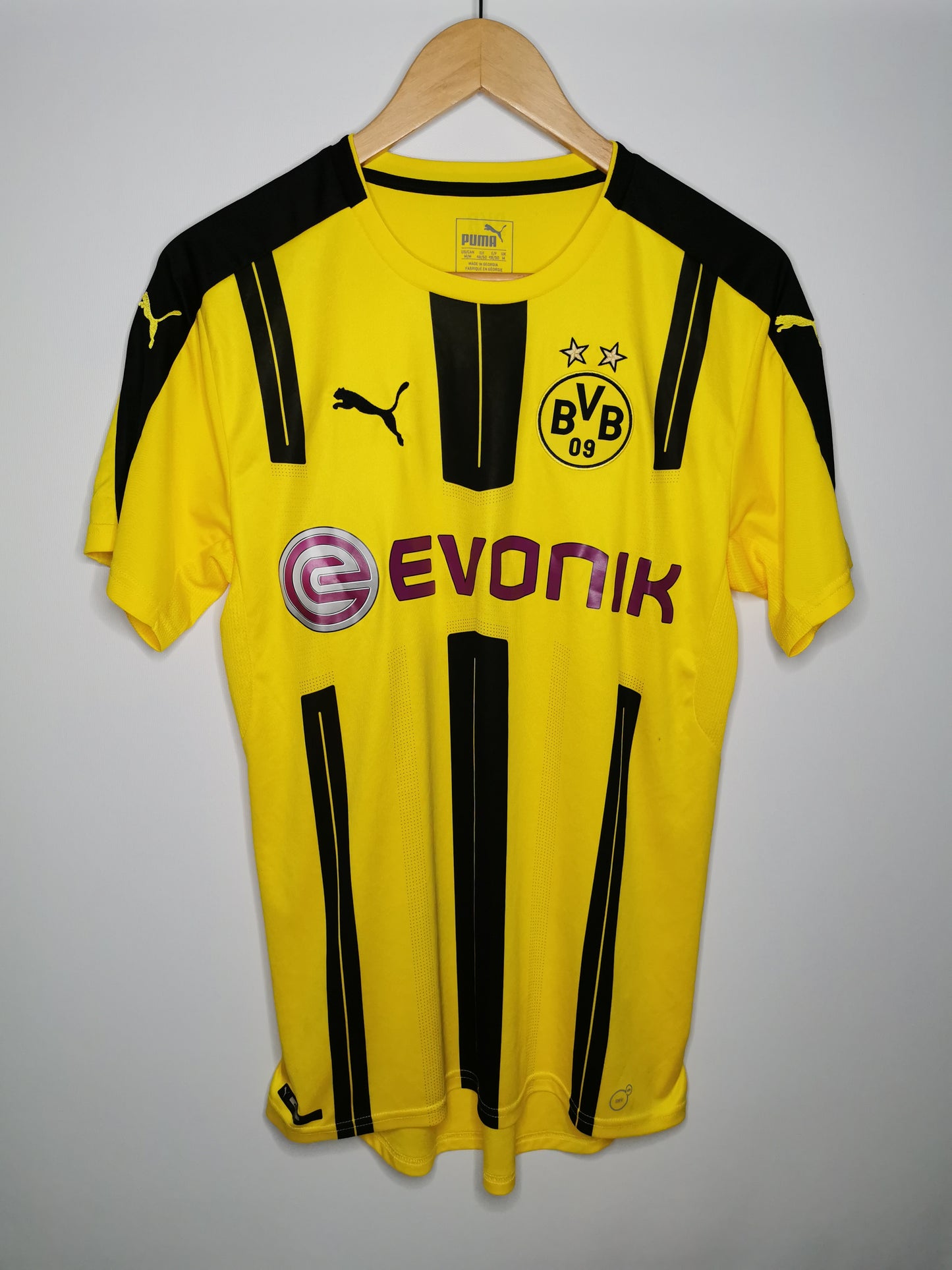 2016 Dortmund Home, Medium