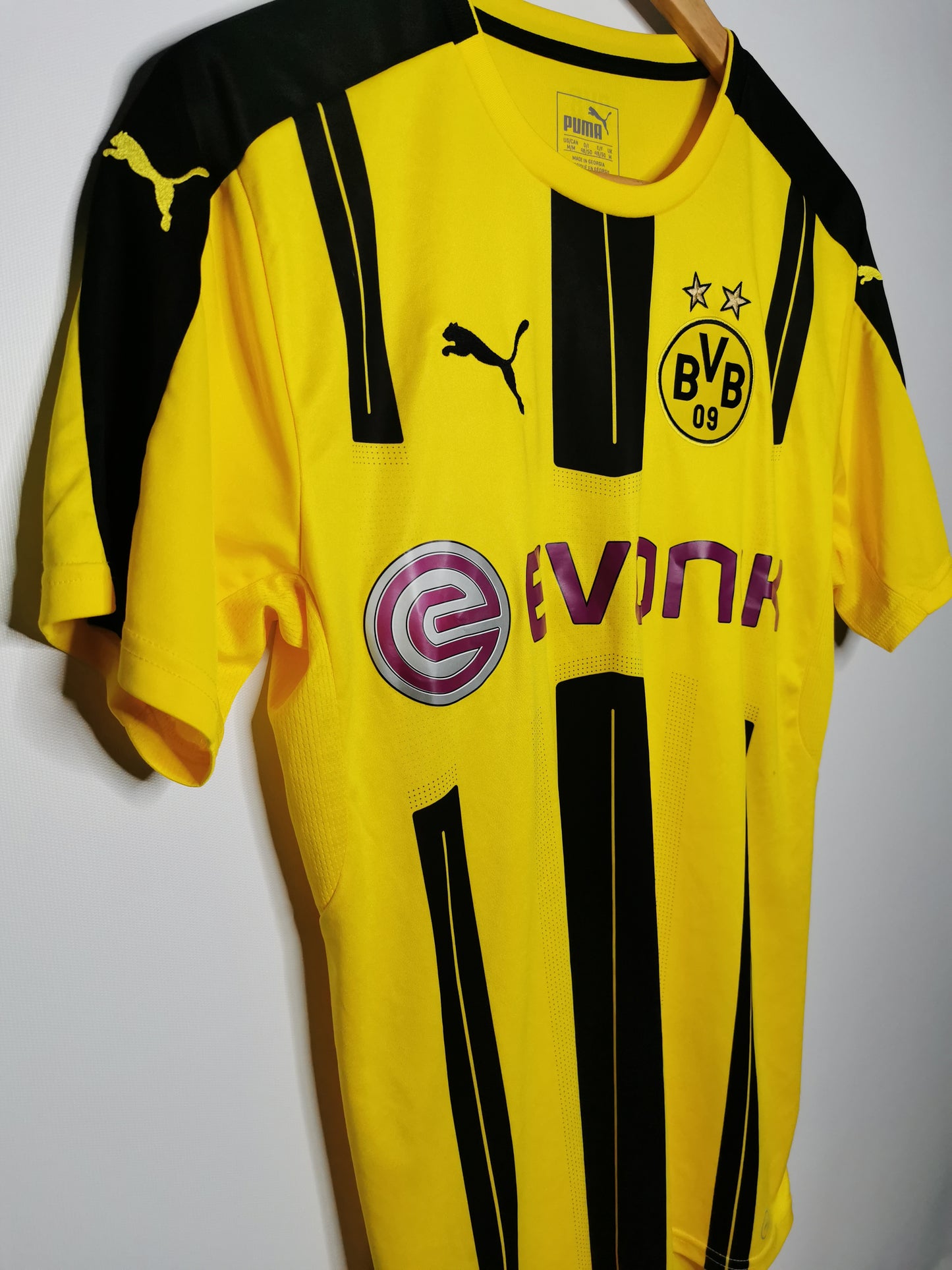 2016 Dortmund Home, Medium