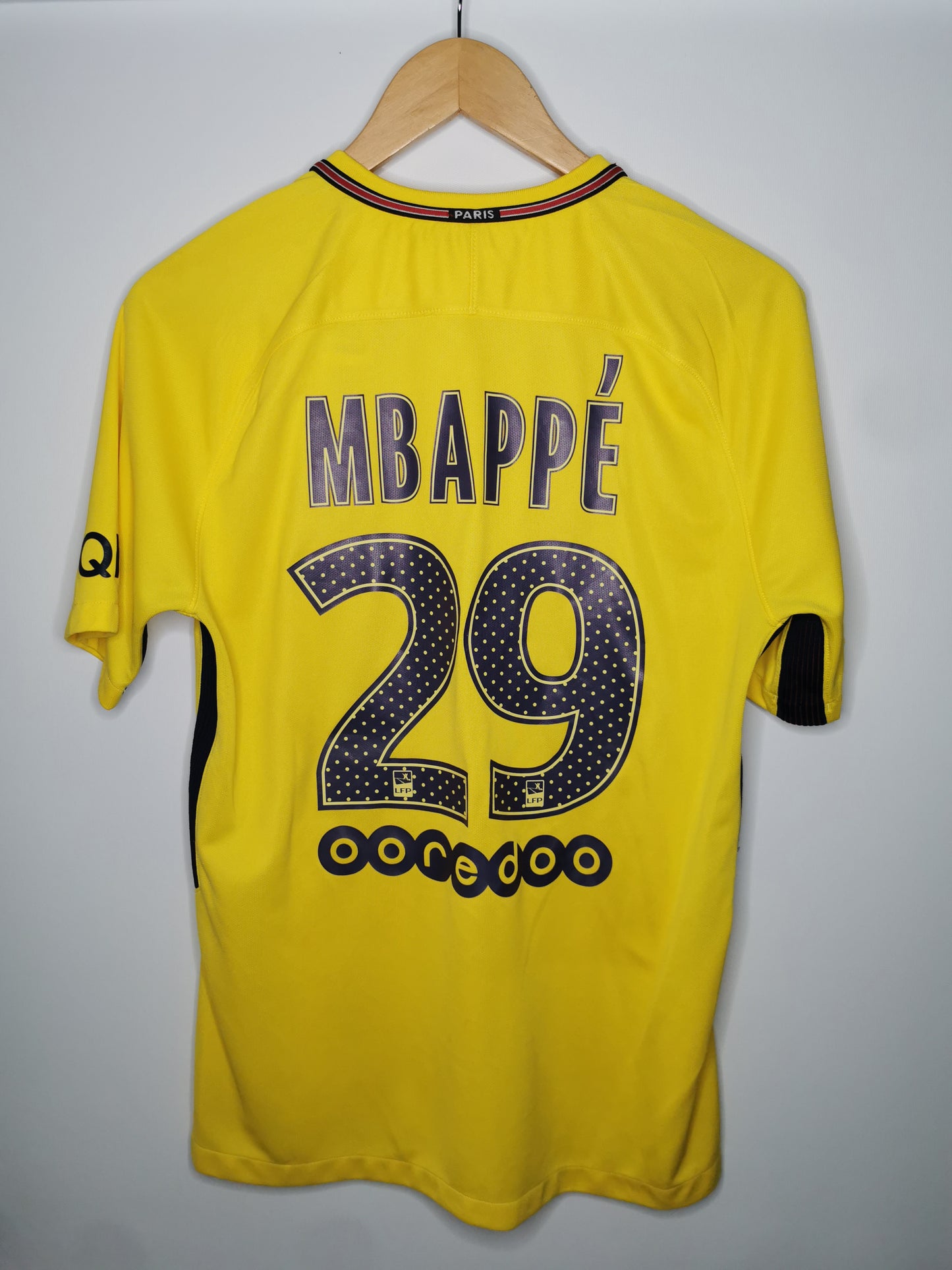 2017 PSG Away Mbappe 29, Medium