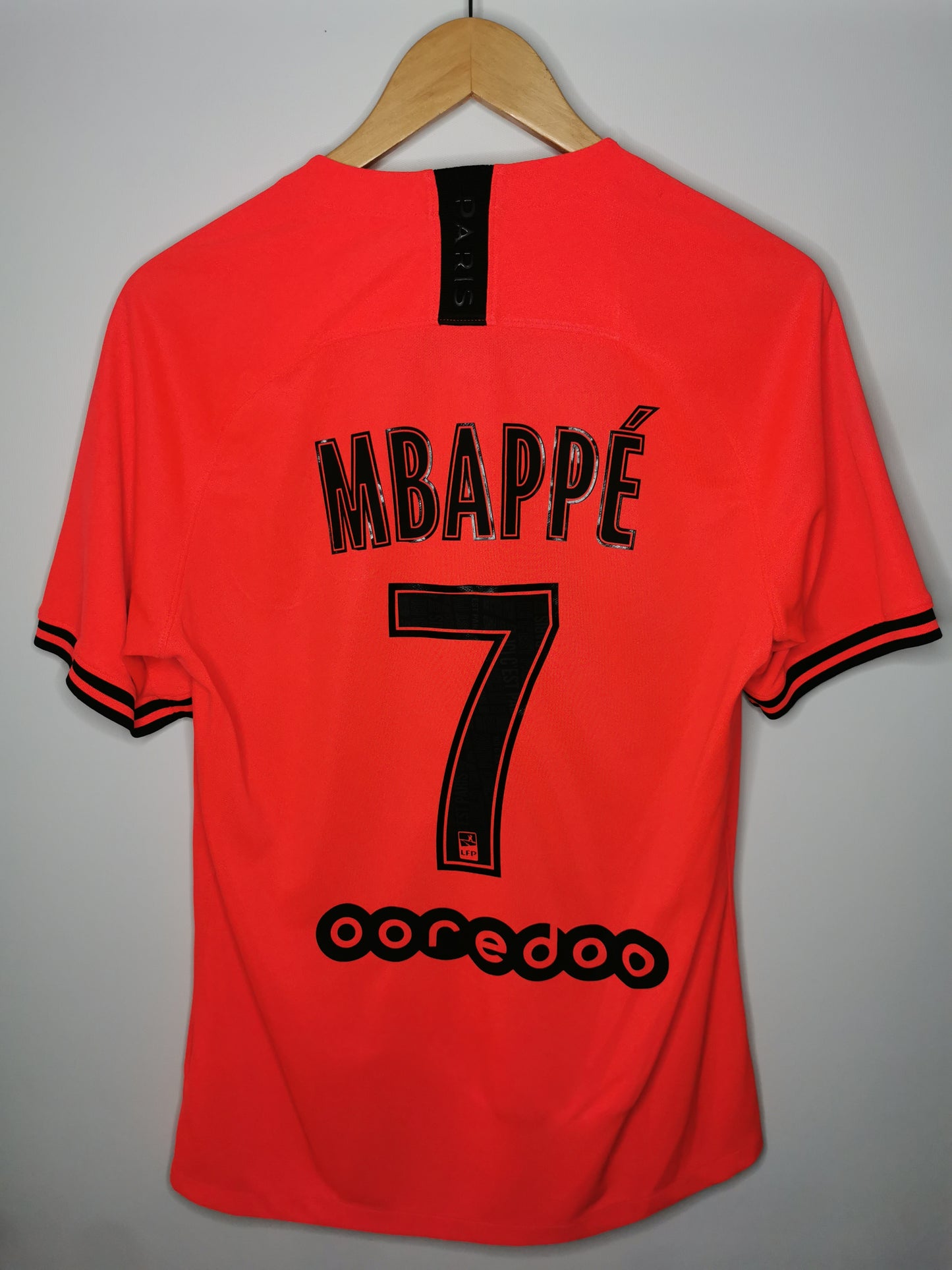 2019 PSG Away Mbappe 7, Medium