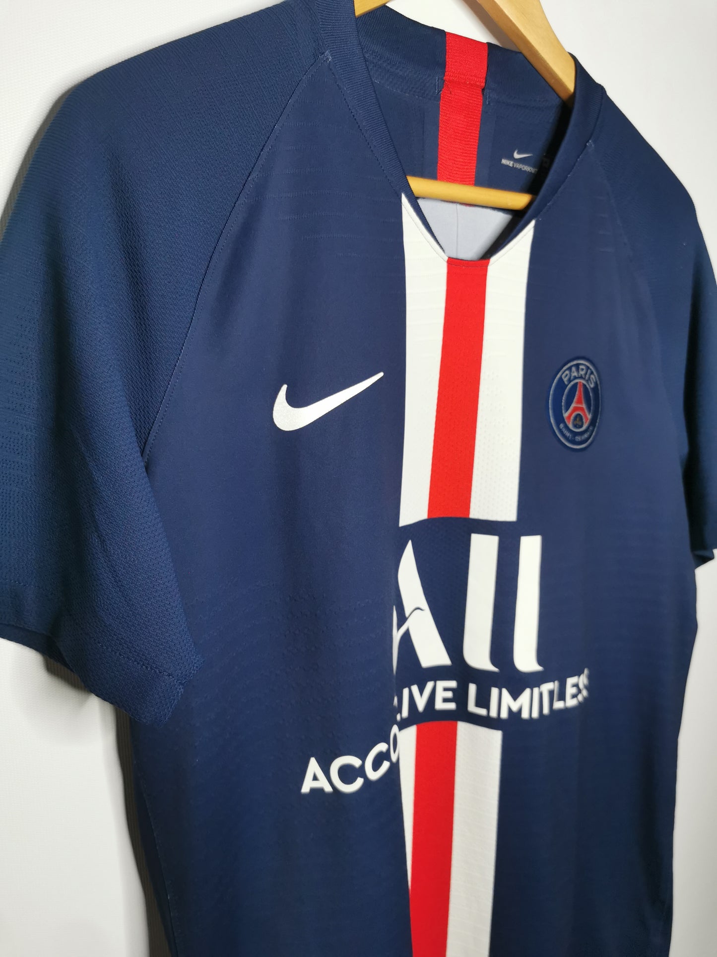 2019 PSG Home Player Spec Mbappe 7, Medium
