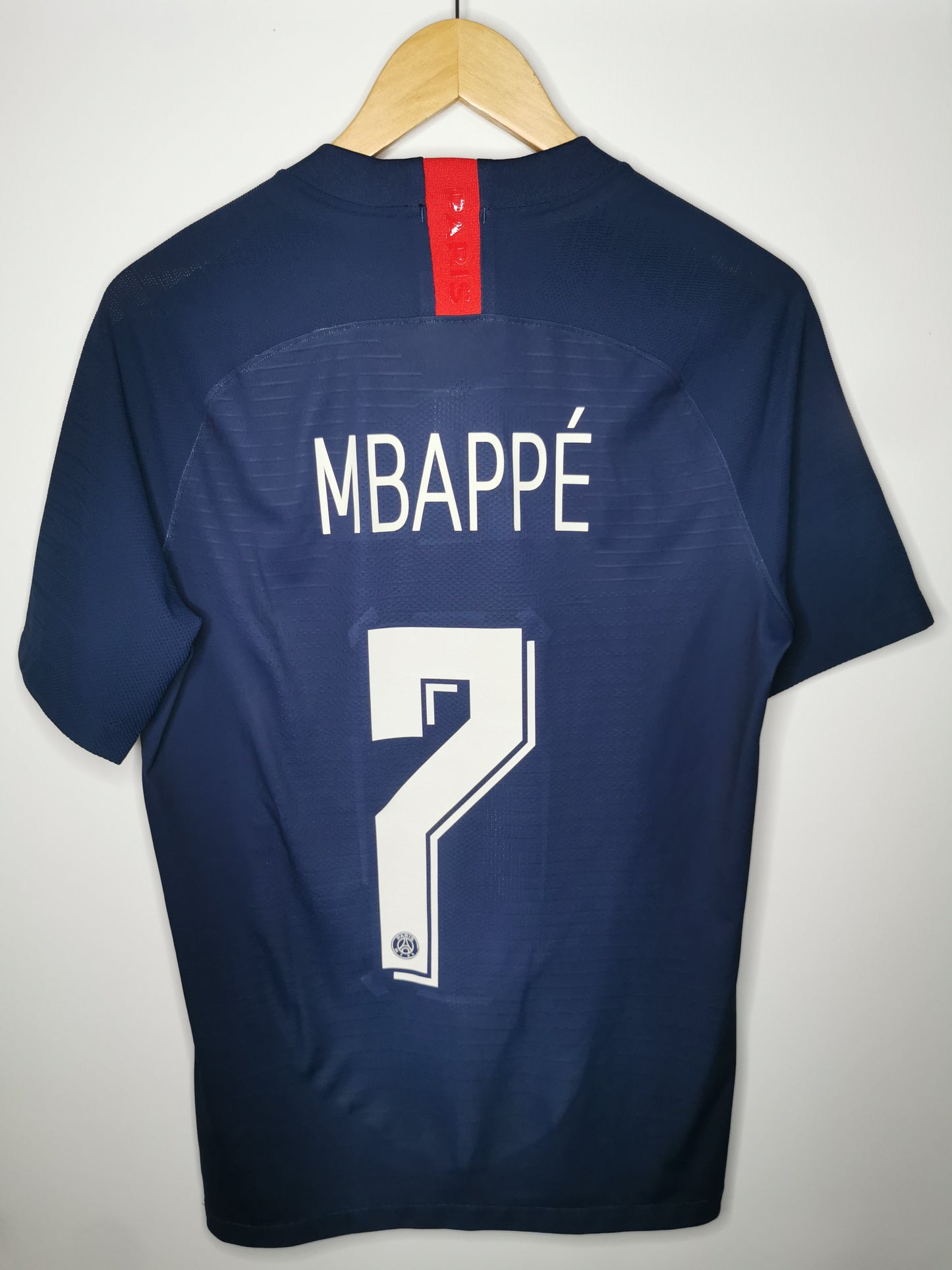 2019 PSG Home Player Spec Mbappe 7, Medium