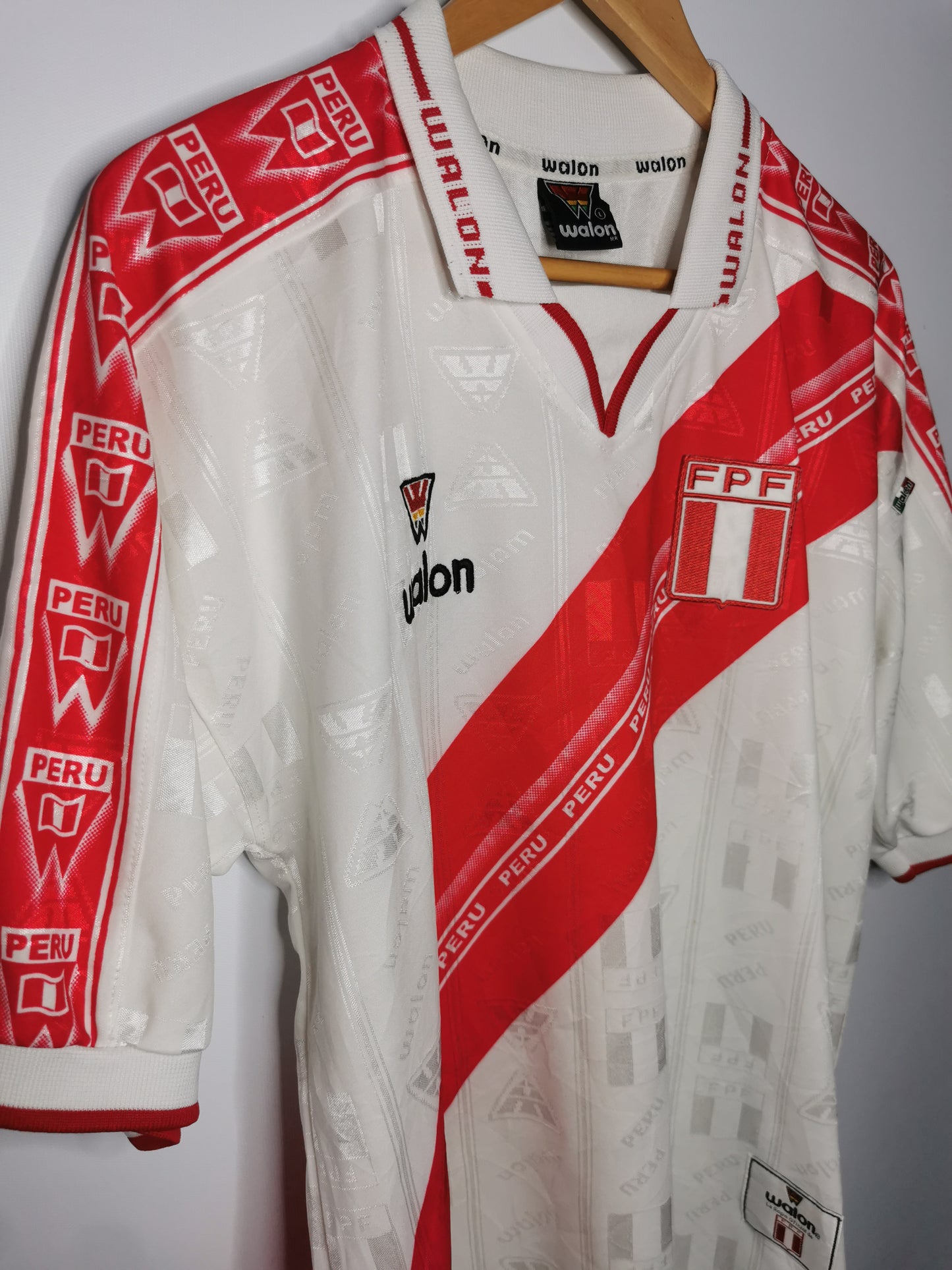 2000 Peru Home, Large