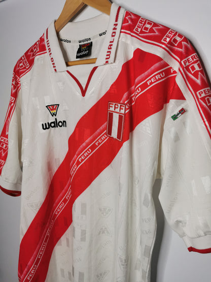 2000 Peru Home, Large