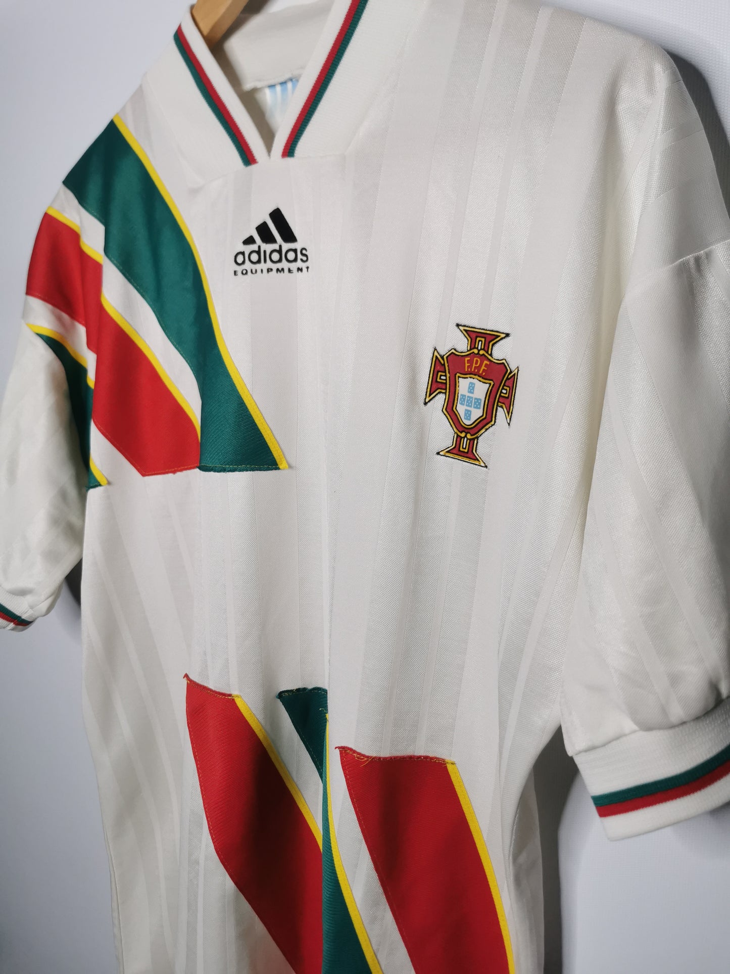 1994 Portugal Away, Medium