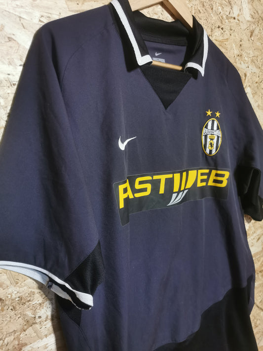 Authentic 2003 Juventus Third (Image 2)