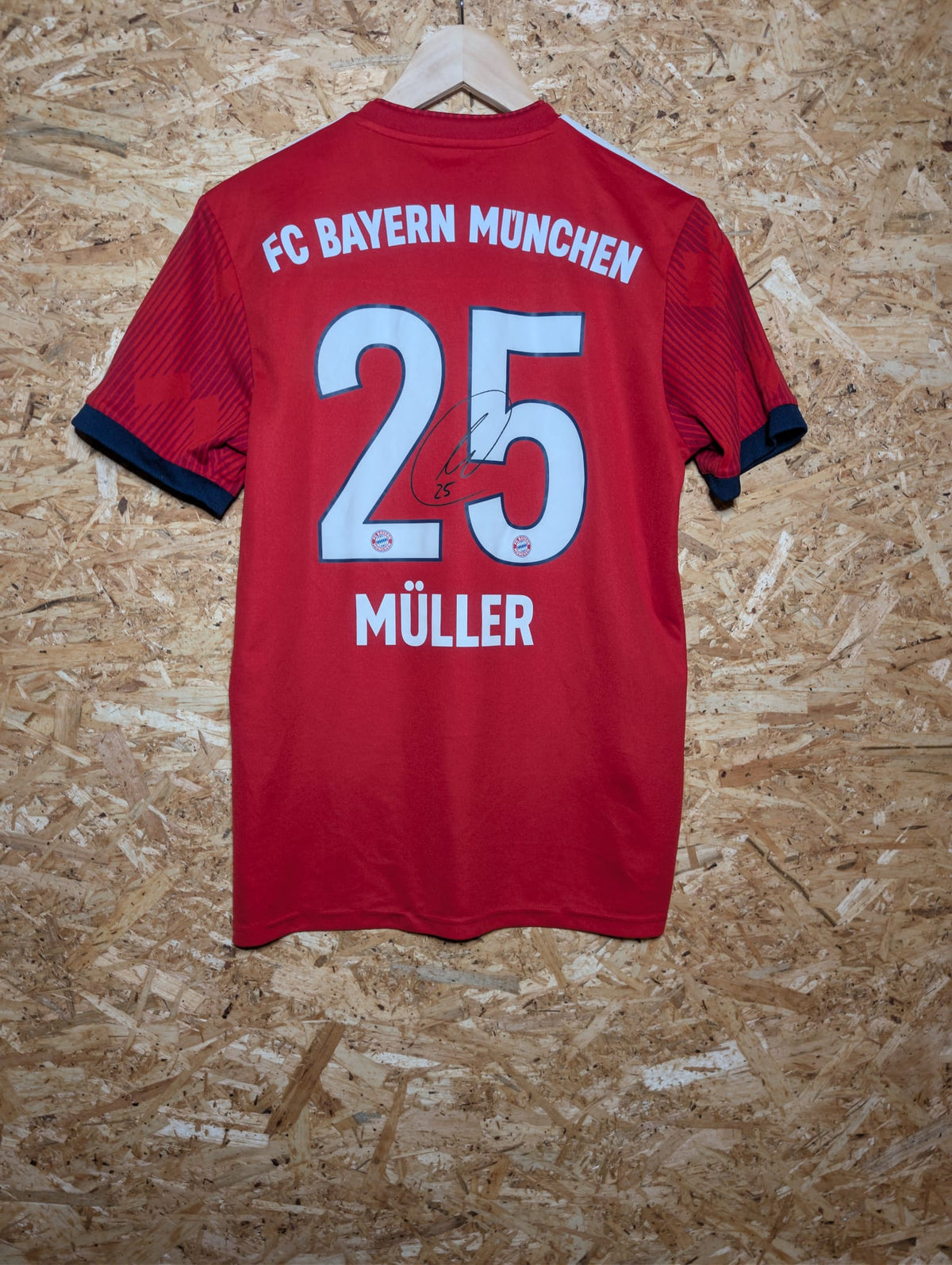 Authentic Bayern Munich 2018 Adidas Home Football Shirt 'Müller 13' Signed (Image 2)