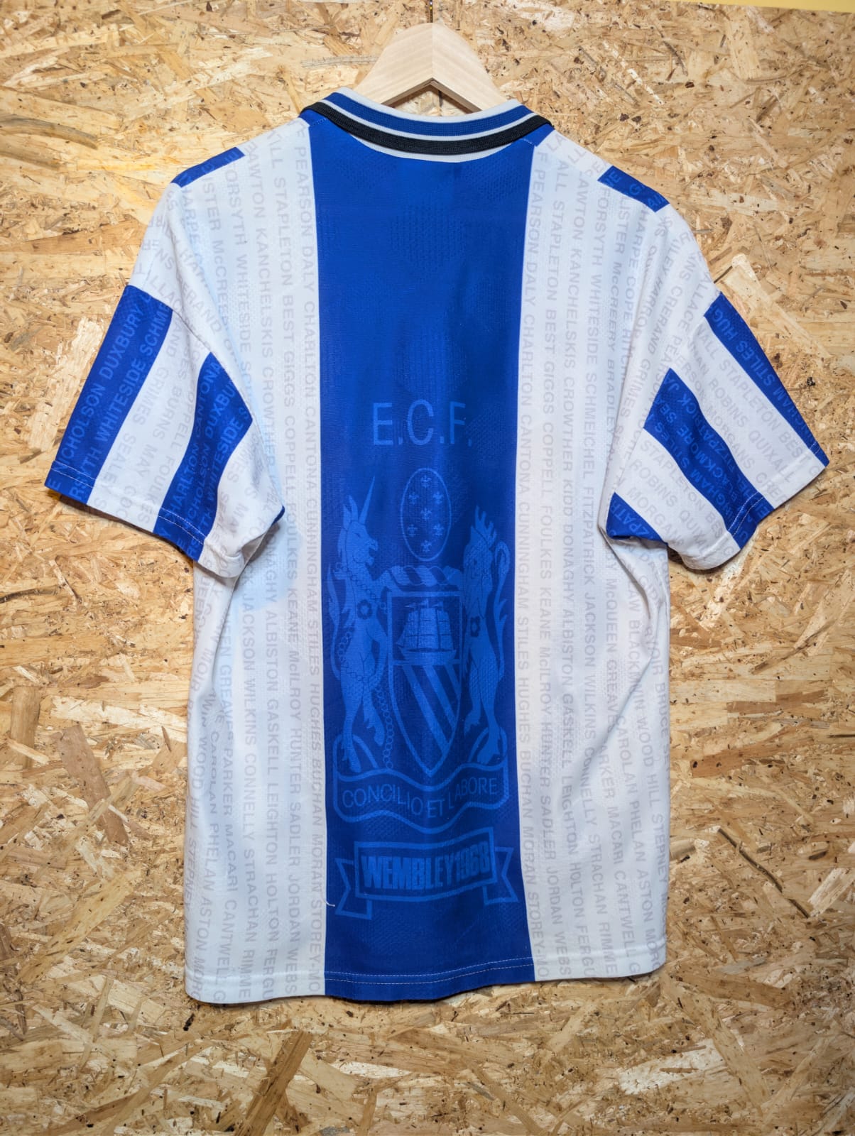 1994 Man United Third, Medium
