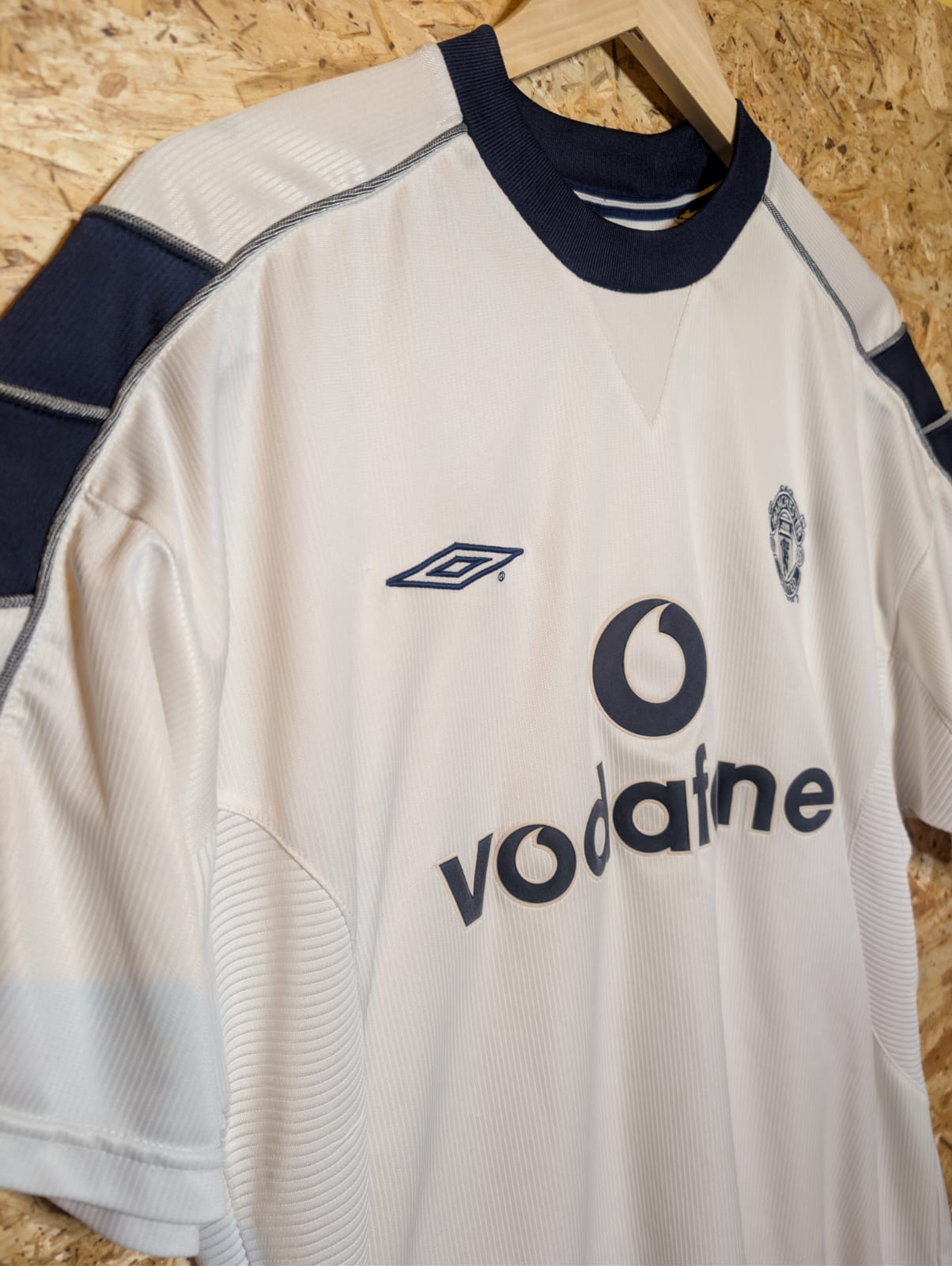 2000 Man United Away, Large
