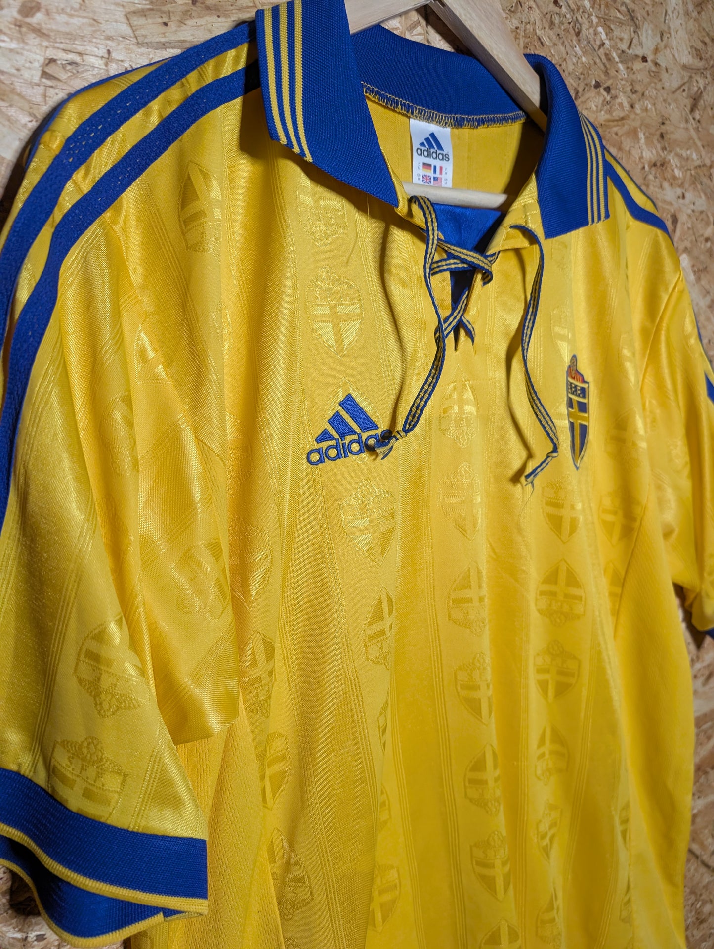1998 Sweden Home, Medium
