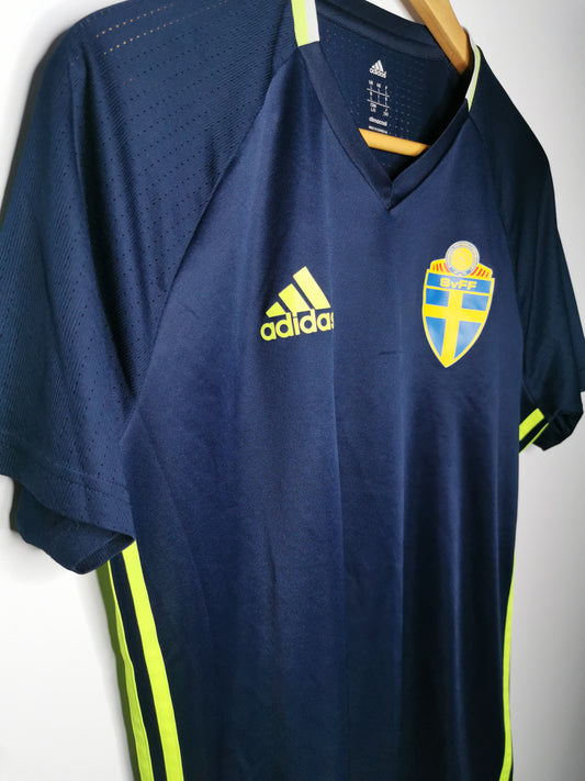 Authentic 2014 Sweden Training Tee (Image 2)