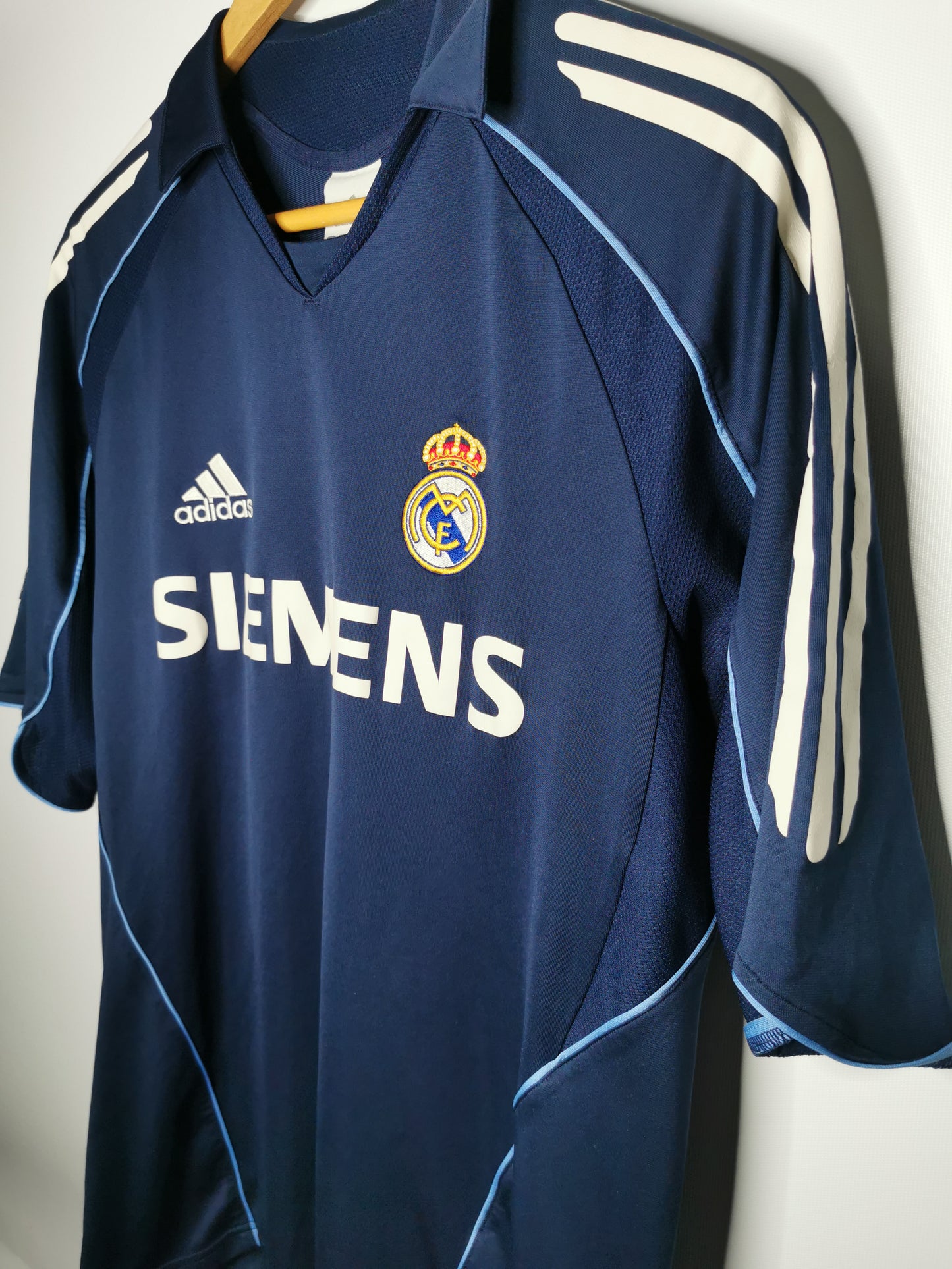 2005 Real Madrid Away 'Zidane 5', Medium